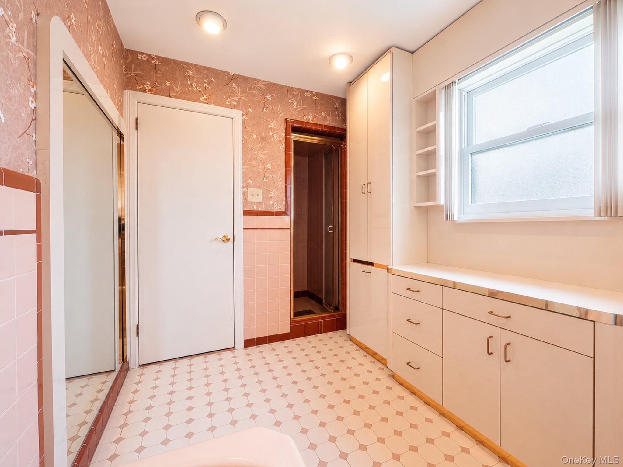 Single Family 176th Street  Queens, NY 11366, MLS-1030937-31