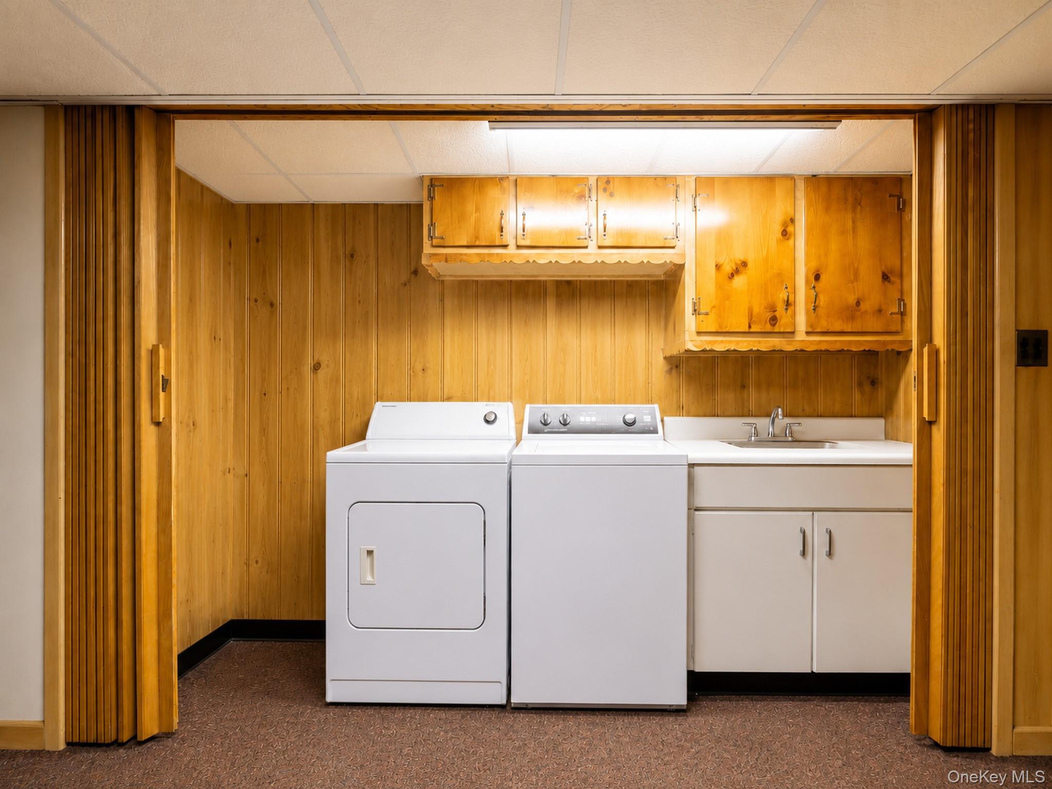 Single Family 176th Street  Queens, NY 11366, MLS-1030937-36