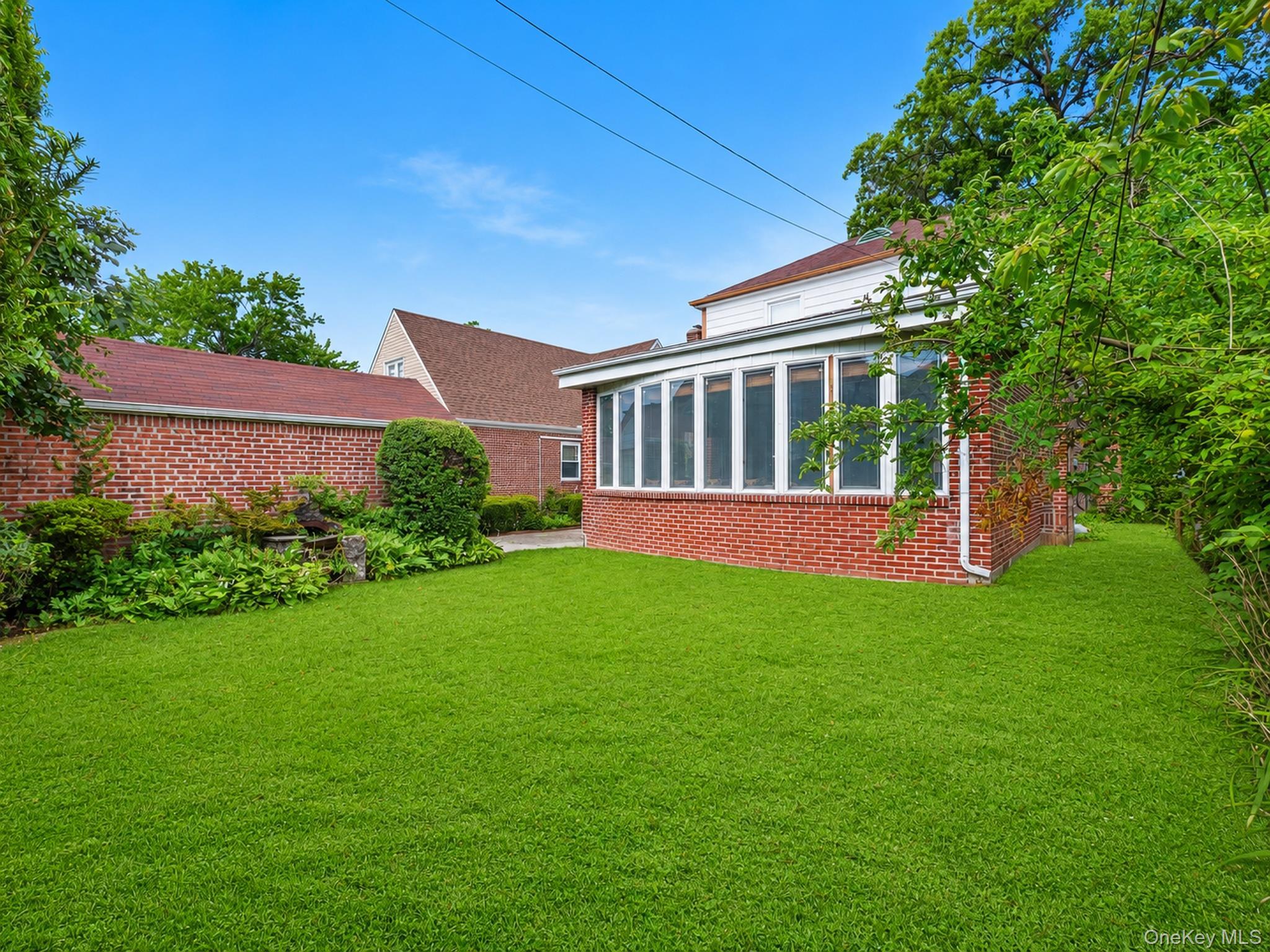 Single Family 176th Street  Queens, NY 11366, MLS-1030937-44