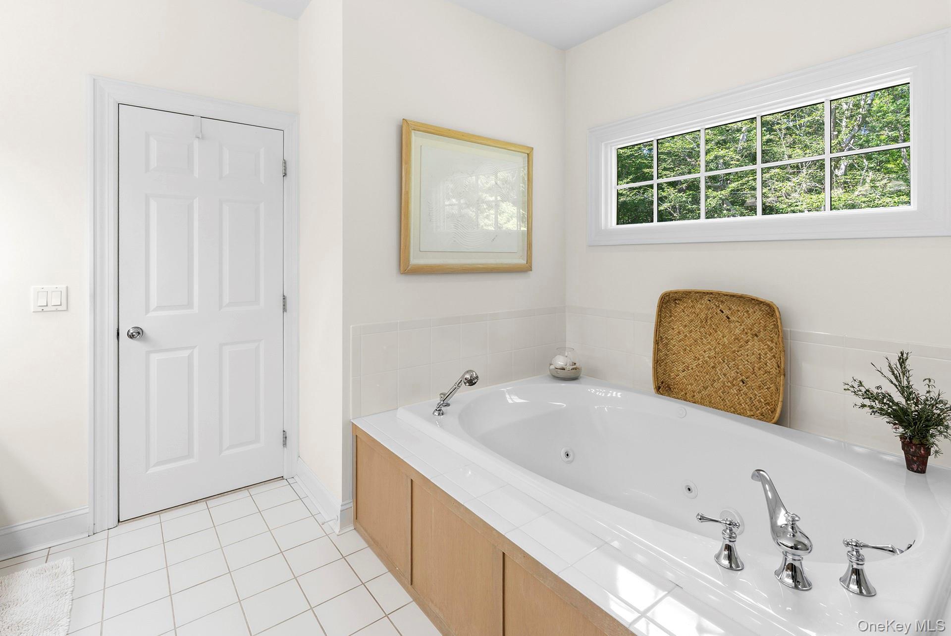 Single Family Barclay Drive Suffolk County, NY 11963, MLS-1030939-18