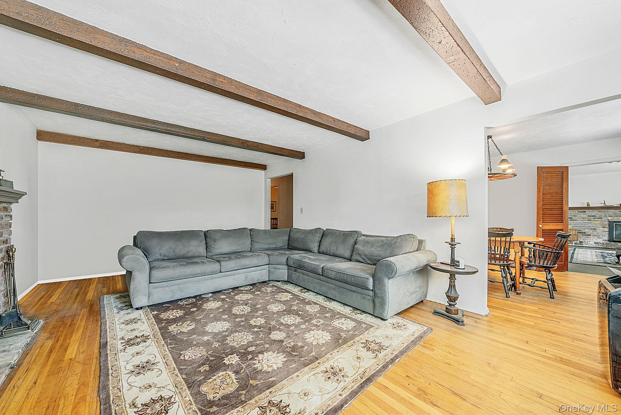 Single Family E Bartlett Road Suffolk County, NY 11953, MLS-1030942-21