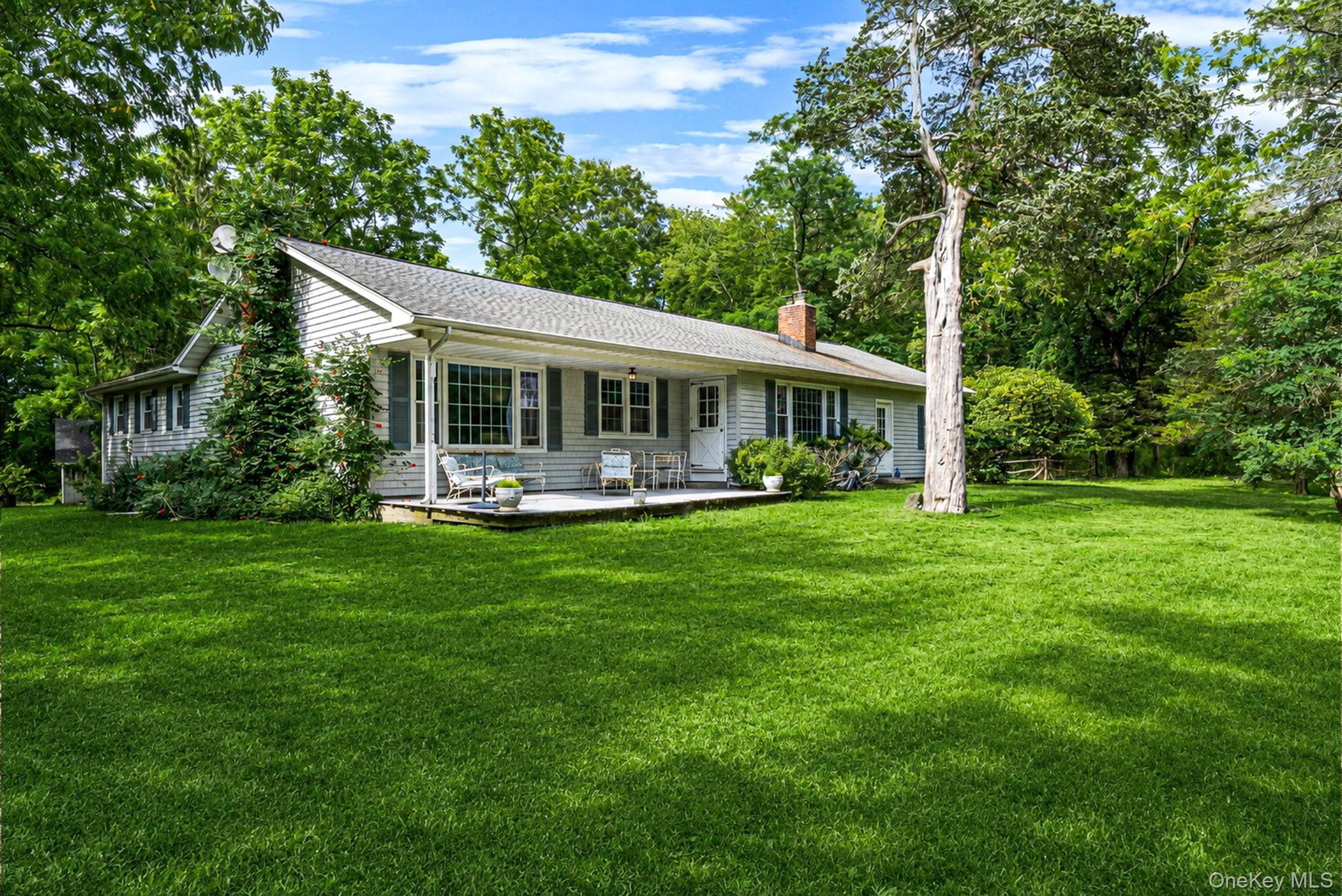 Single Family E Bartlett Road Suffolk County, NY 11953, MLS-1030942-4