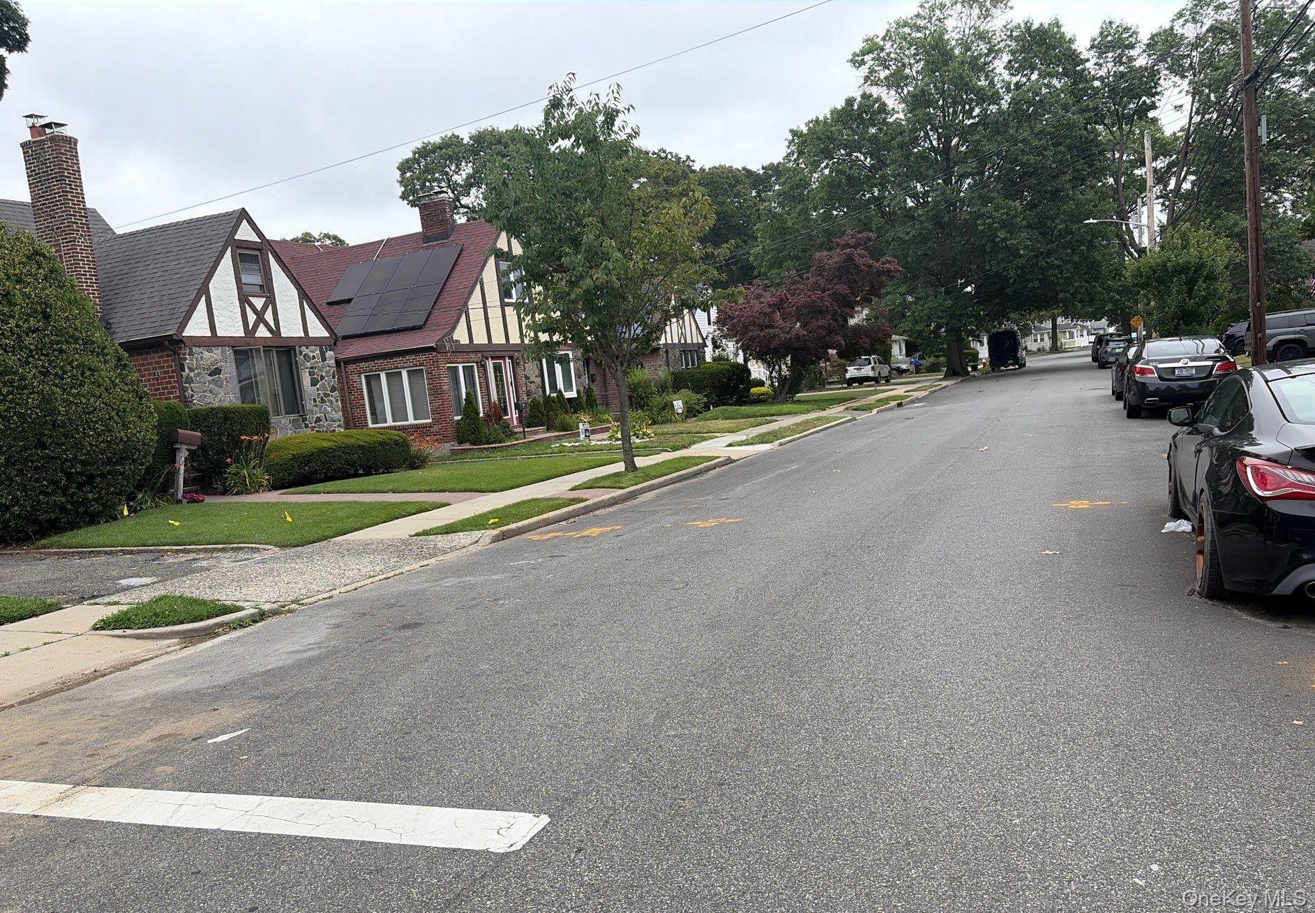 Single Family Kings Parkway  Nassau County, NY 11510, MLS-1030944-3