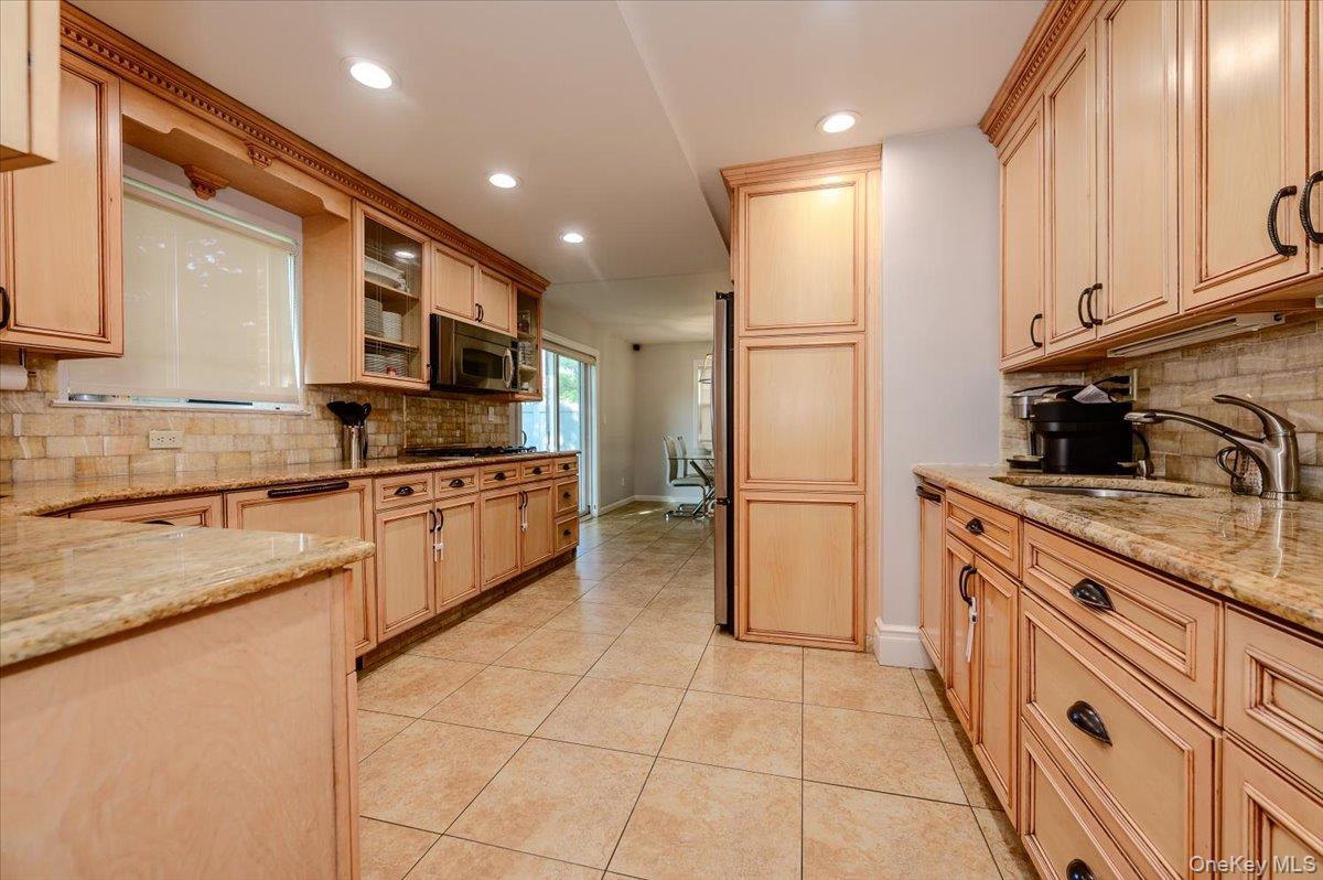 Single Family Jarvis Avenue  Queens, NY 11691, MLS-1030946-10