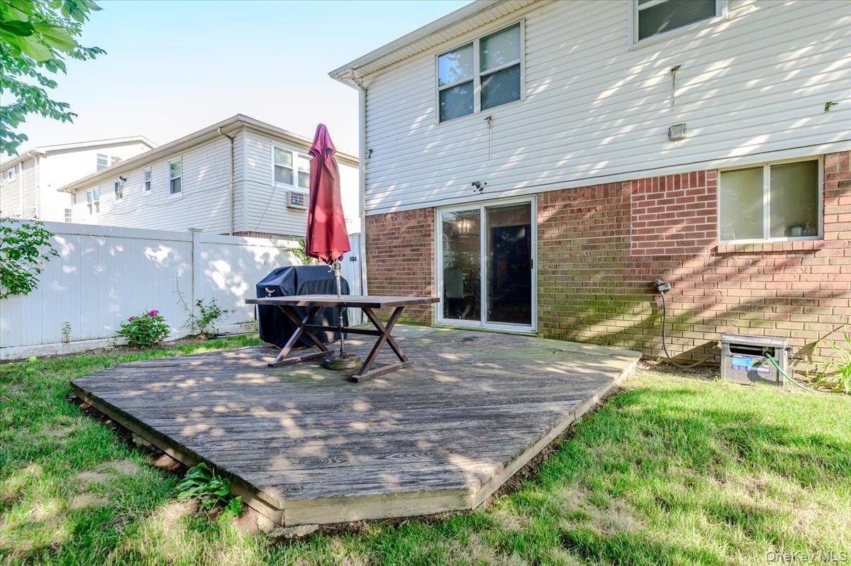 Single Family Jarvis Avenue  Queens, NY 11691, MLS-1030946-25