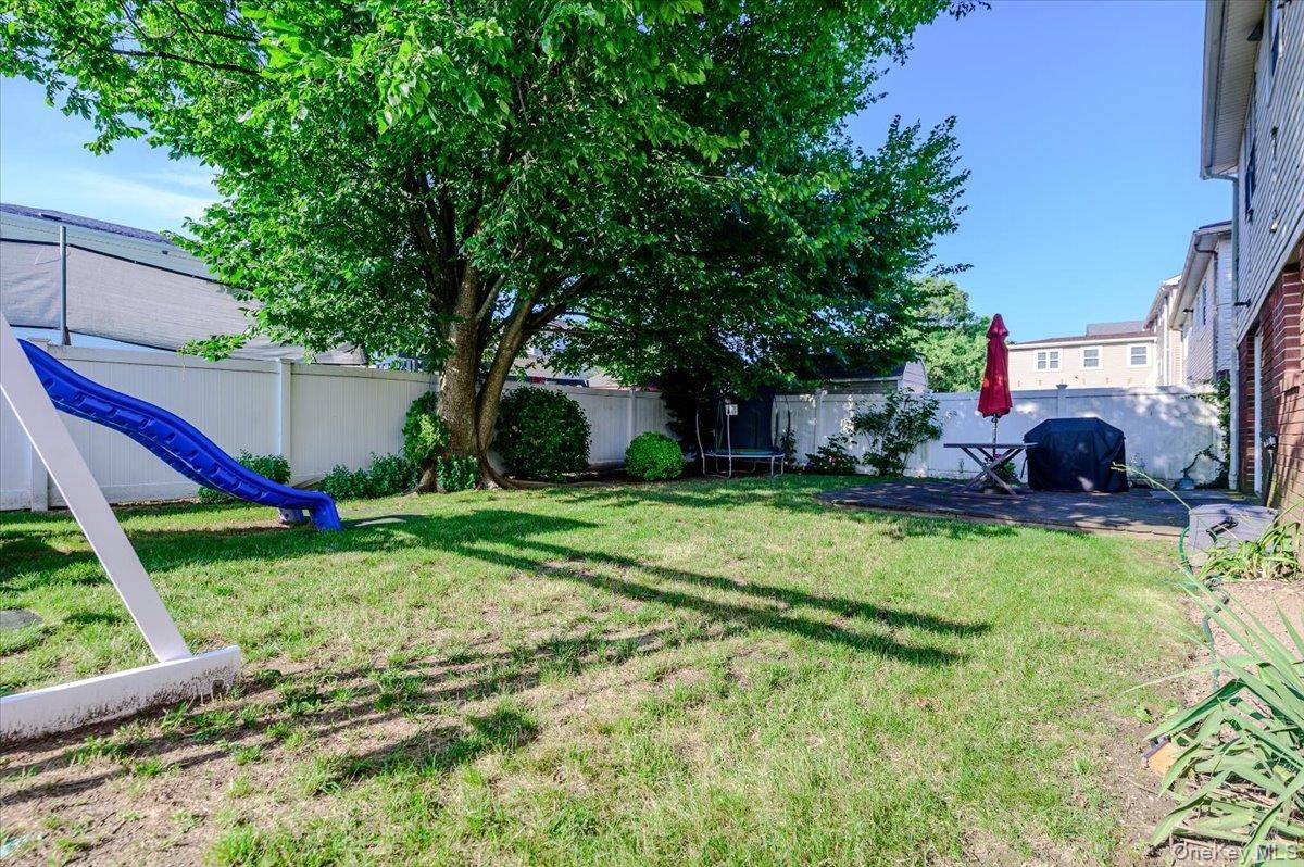 Single Family Jarvis Avenue  Queens, NY 11691, MLS-1030946-26