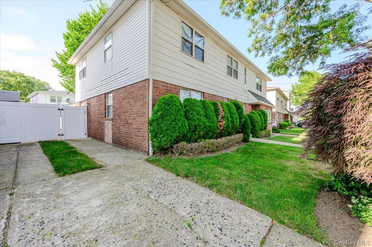 Single Family Jarvis Avenue  Queens, NY 11691, MLS-1030946-28