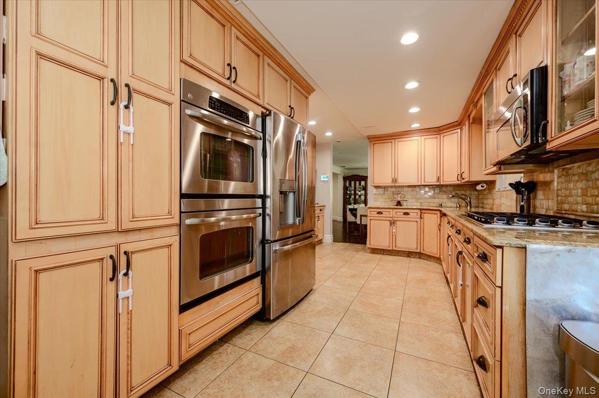 Single Family Jarvis Avenue  Queens, NY 11691, MLS-1030946-8