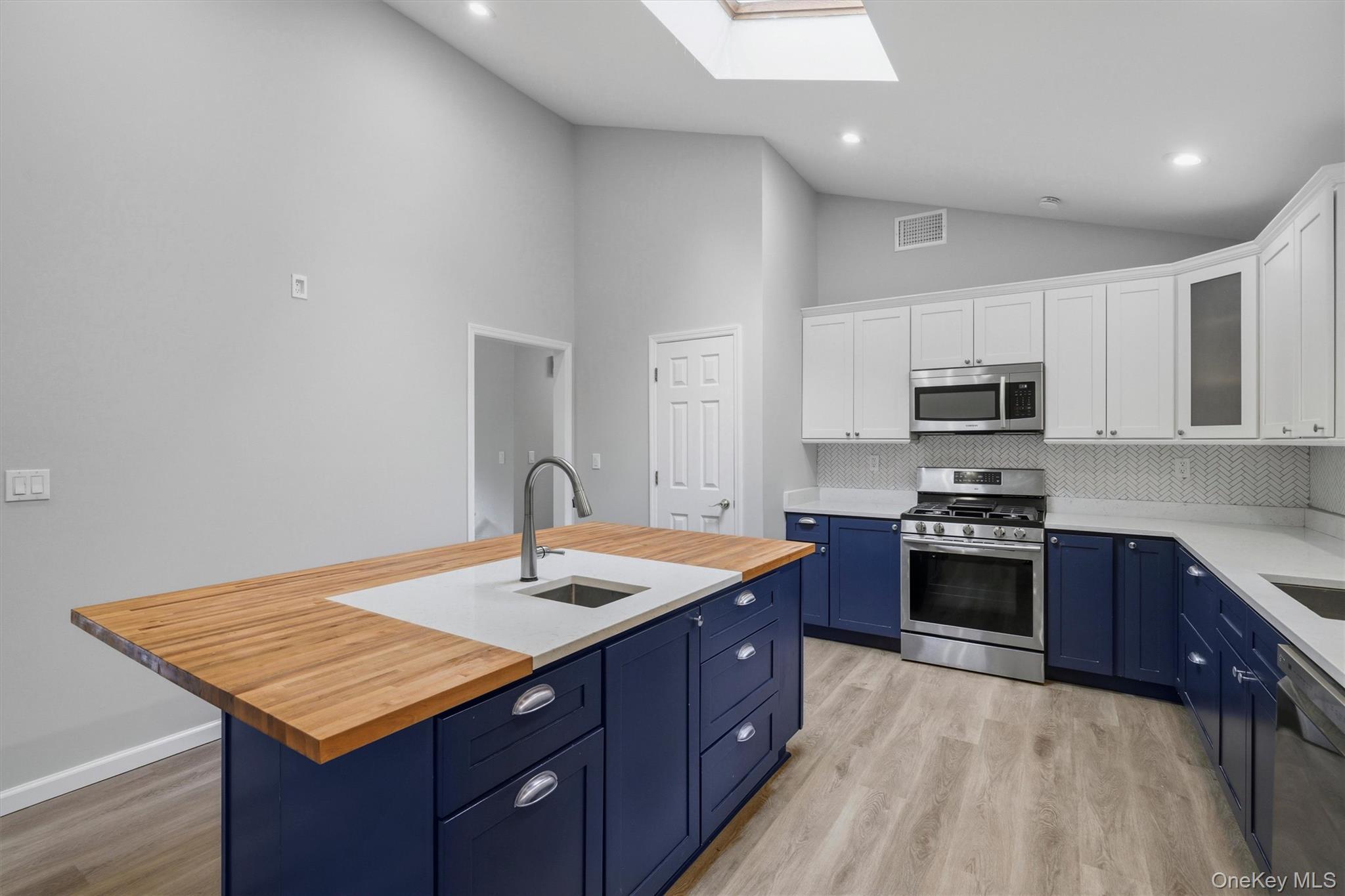 Single Family Suffern Road Rockland County, NY 10931, MLS-1030956-12