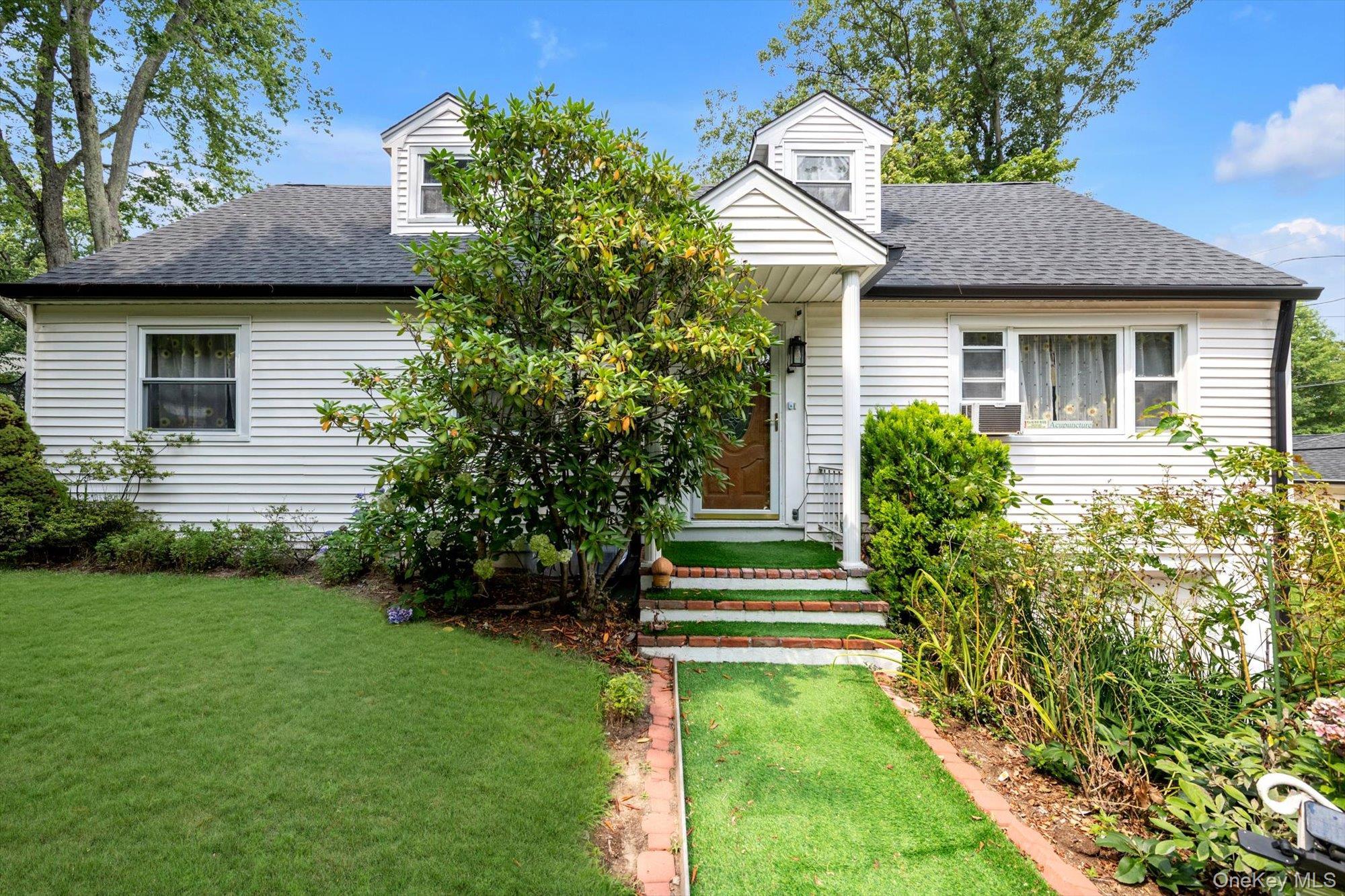 Single Family Schenck Avenue Nassau County, NY 11021, MLS-1030957-2