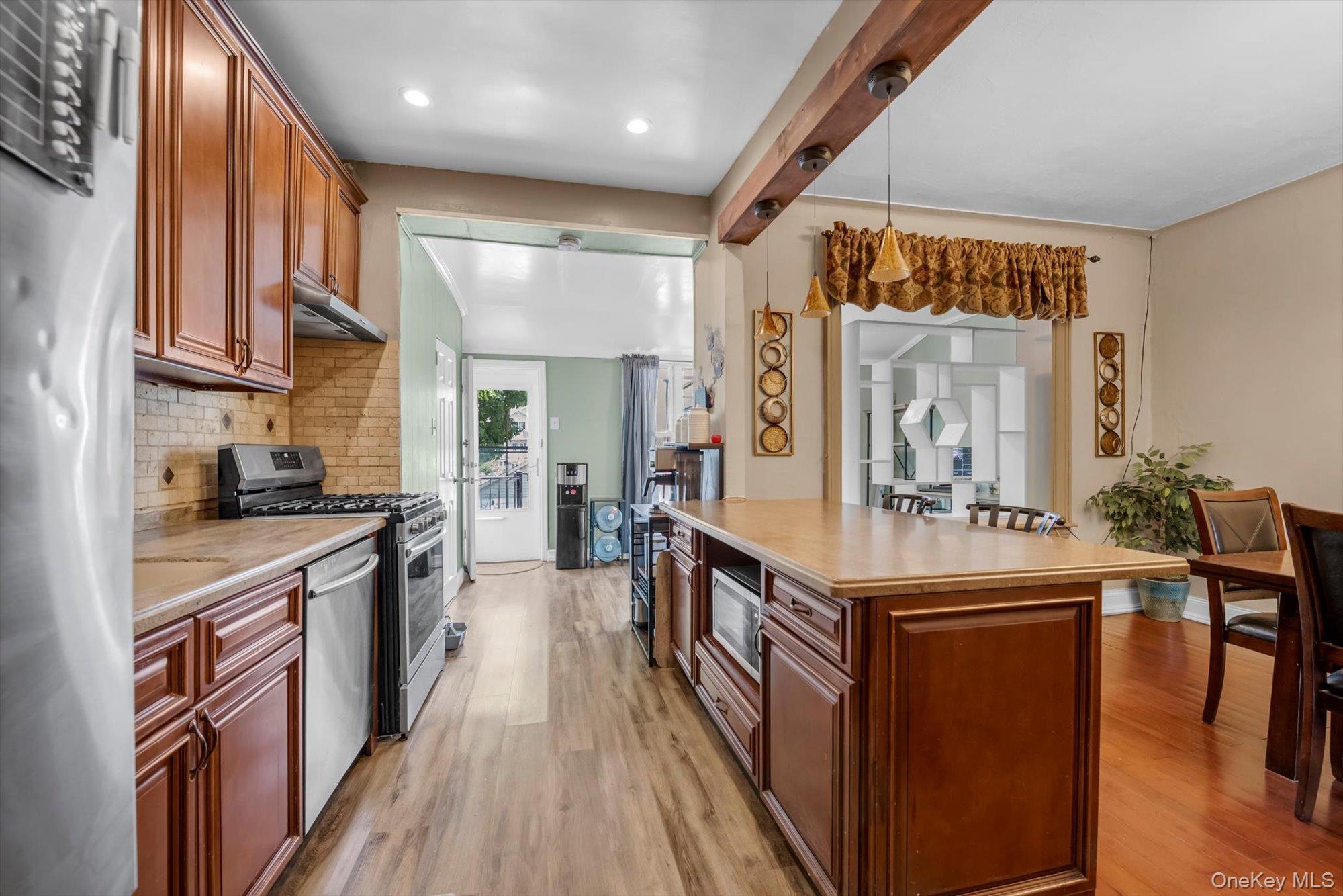 Single Family Turnbull Avenue Bronx, NY 10473, MLS-1030964-8