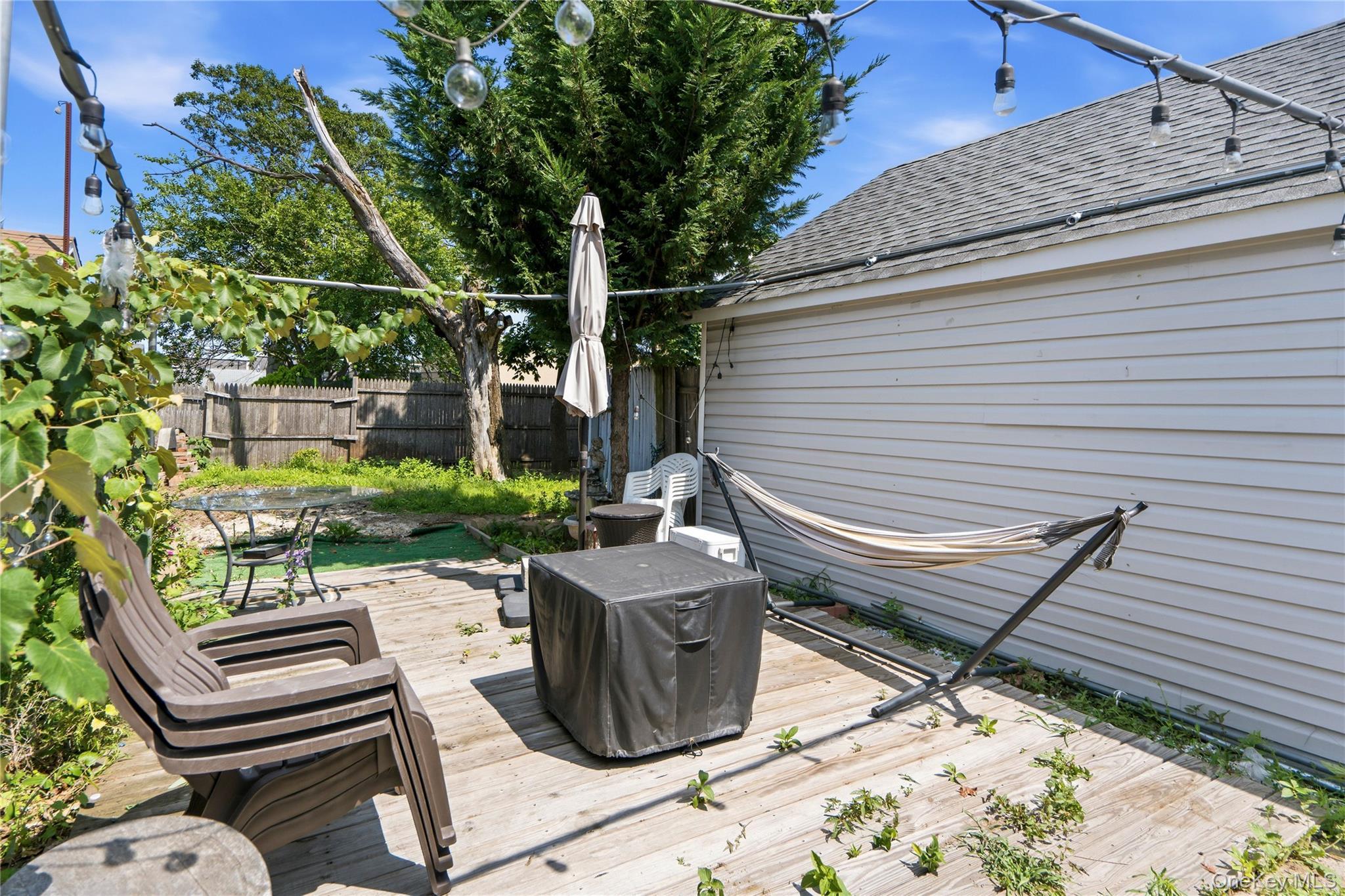Single Family Woodfield Road  Nassau County, NY 11552, MLS-1030969-20