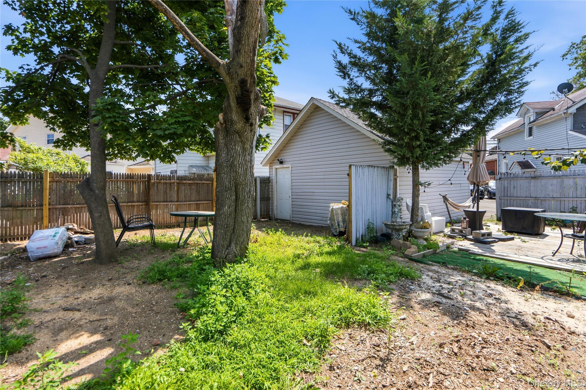 Single Family Woodfield Road  Nassau County, NY 11552, MLS-1030969-21