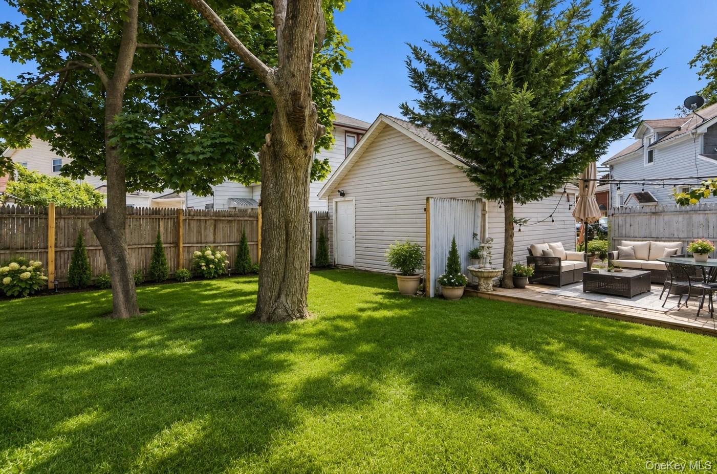 Single Family Woodfield Road  Nassau County, NY 11552, MLS-1030969-22