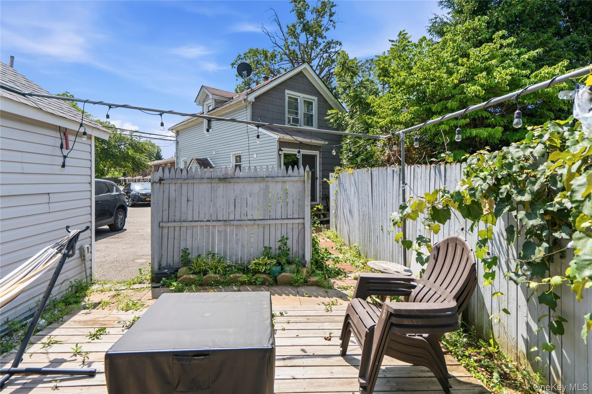 Single Family Woodfield Road  Nassau County, NY 11552, MLS-1030969-23