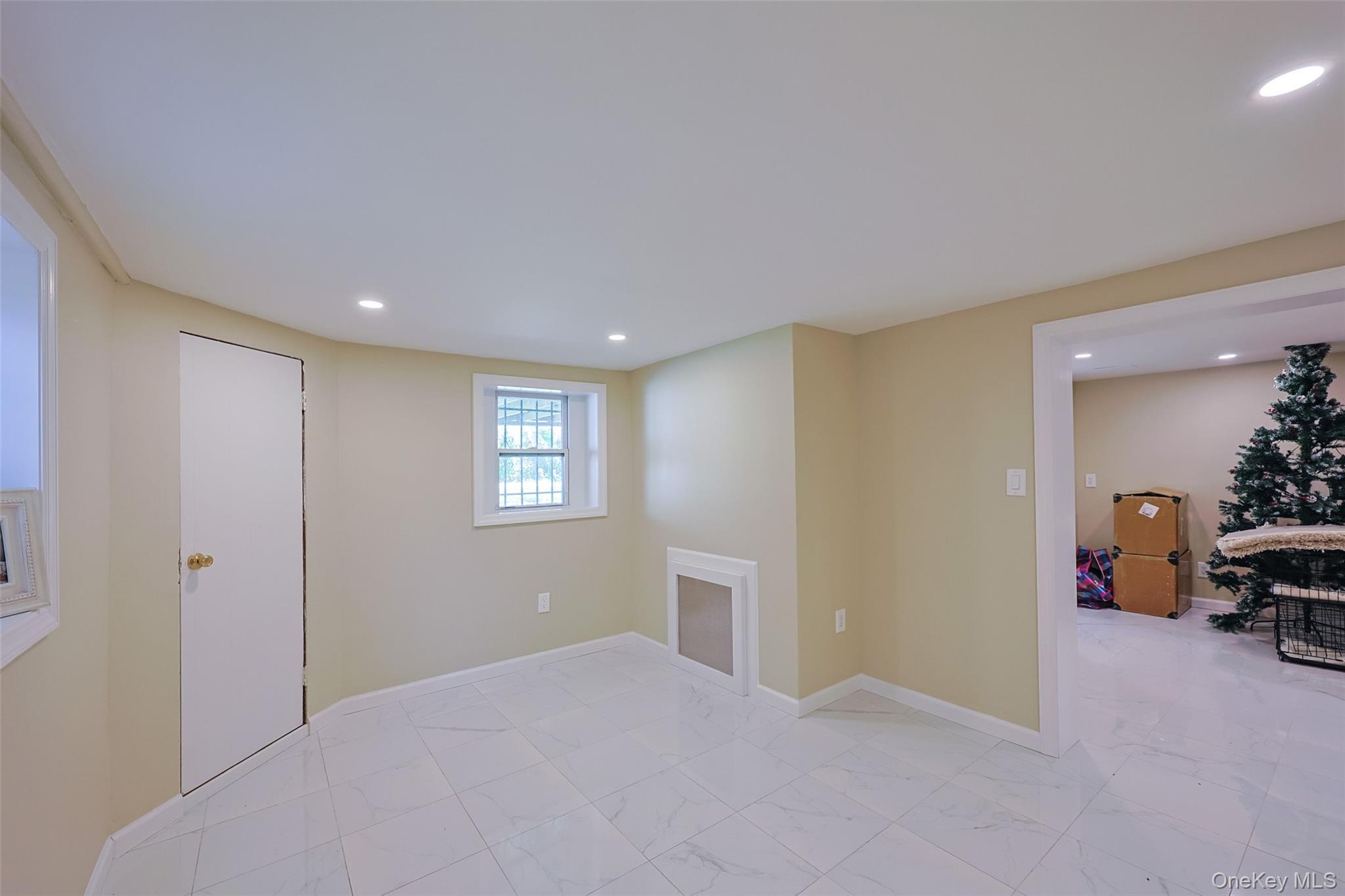 Single Family 141st Street Queens, NY 11357, MLS-1030976-15