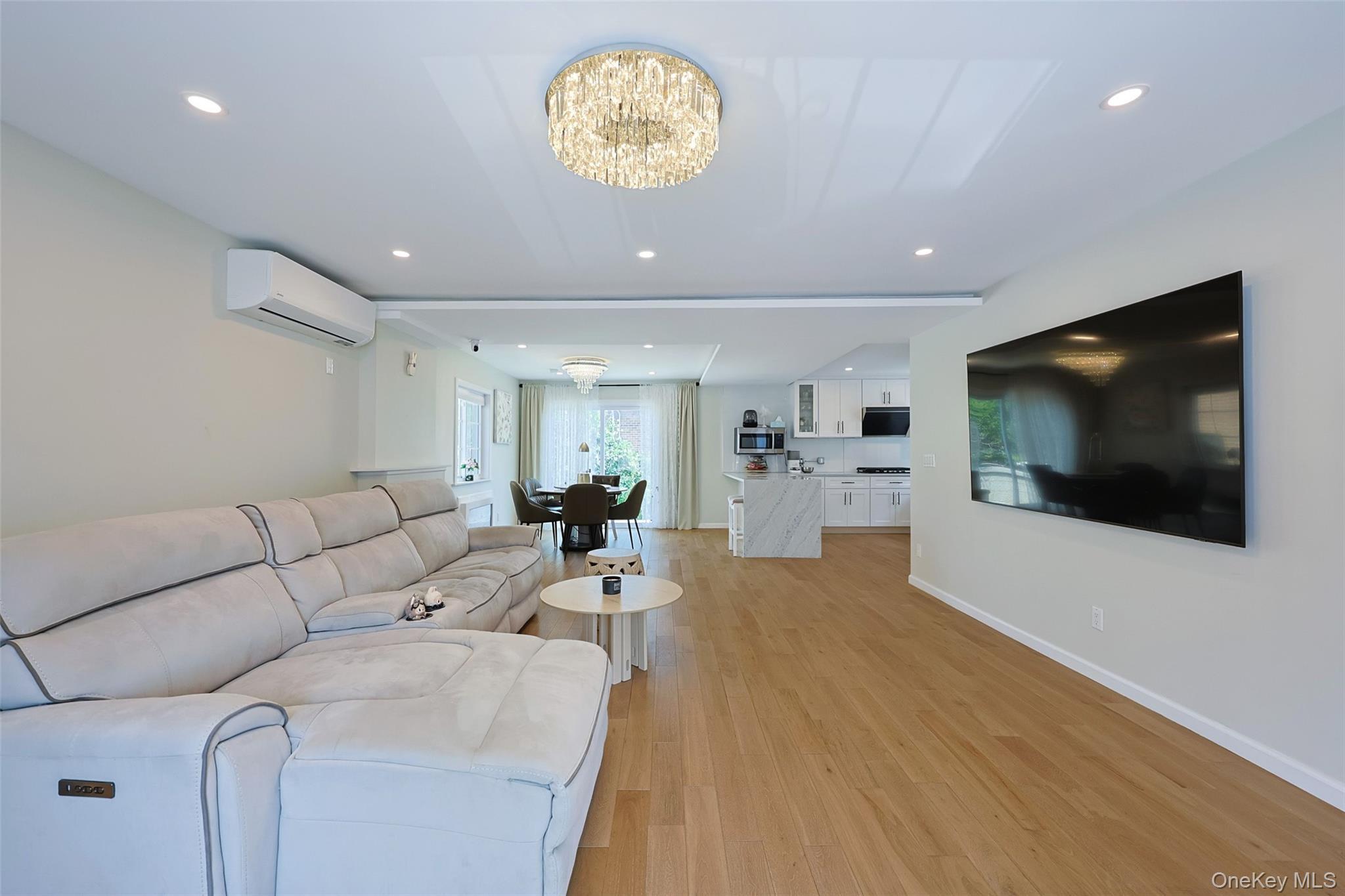 Single Family 141st Street Queens, NY 11357, MLS-1030976-2