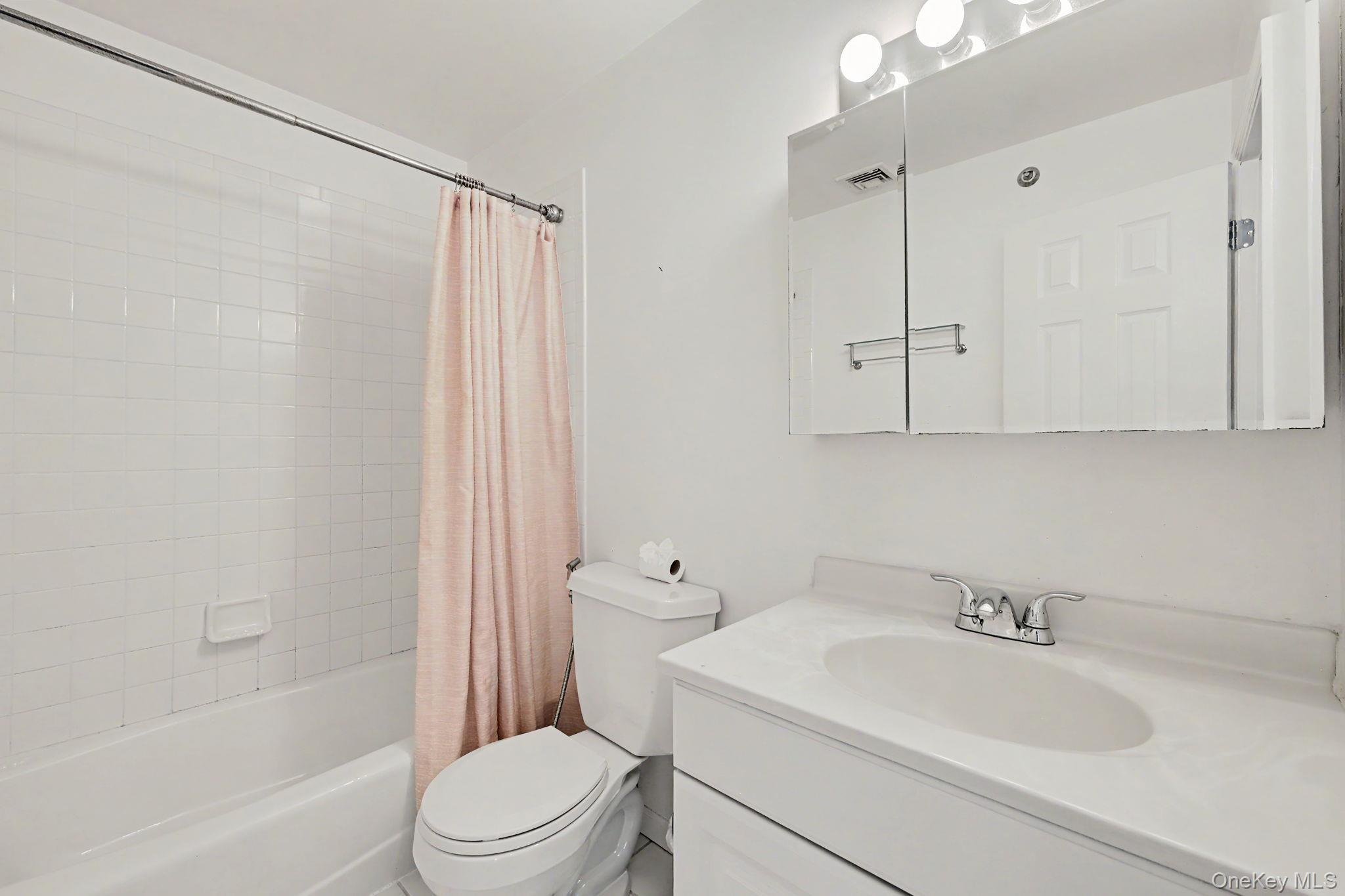 Single Family Sandpiper Court Westchester County, NY 10598, MLS-1030986-27