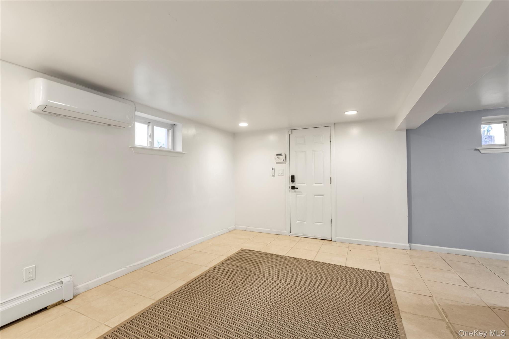 Apartment 144th Avenue Queens, NY 11413, MLS-1030987-2