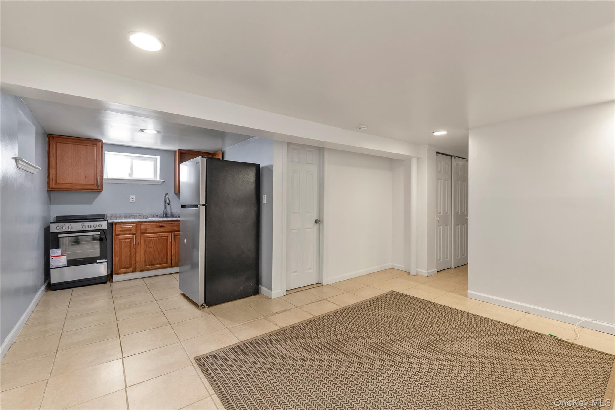 Apartment 144th Avenue Queens, NY 11413, MLS-1030987-4