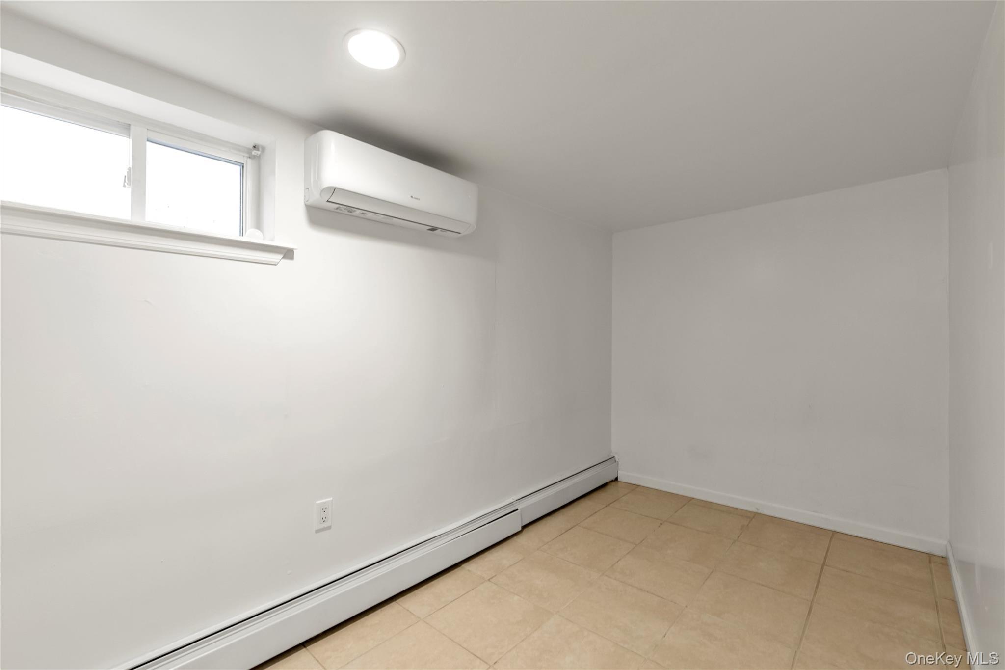 Apartment 144th Avenue Queens, NY 11413, MLS-1030987-8