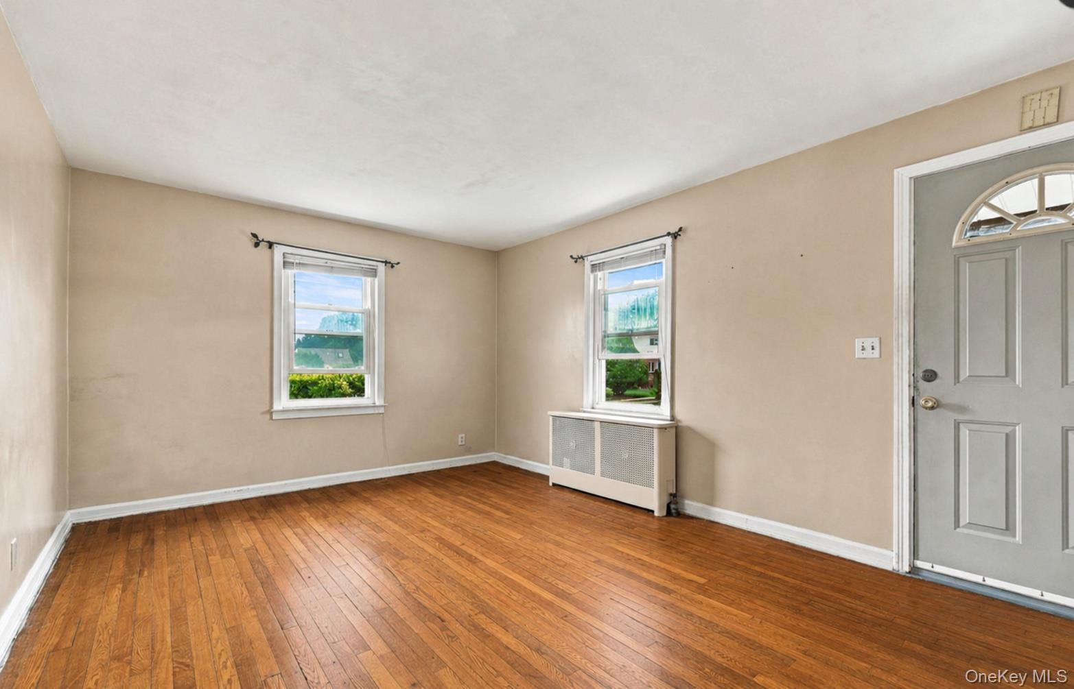 Single Family Emma Street Nassau County, NY 11714, MLS-1030992-10