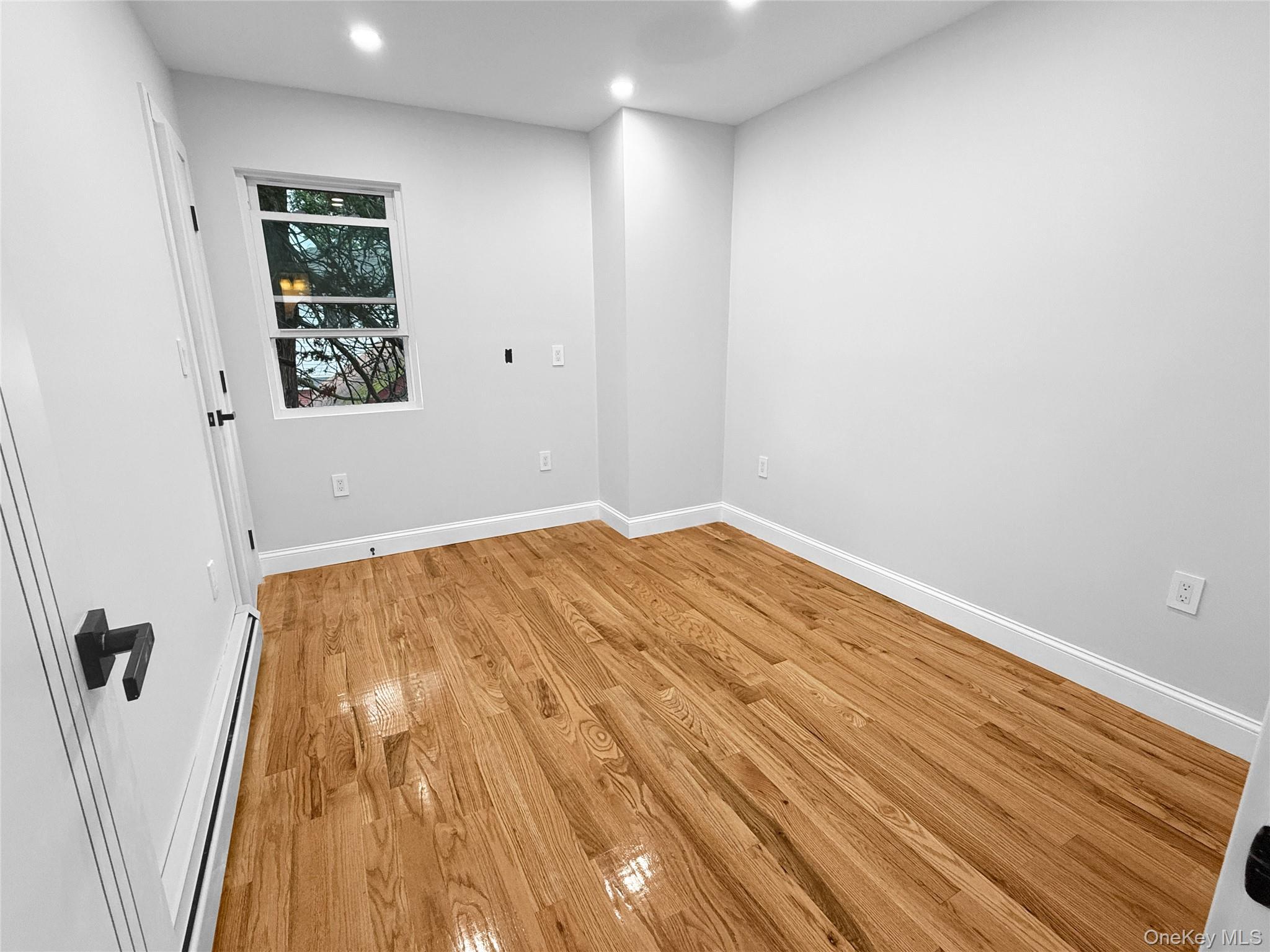 Single Family 182nd Place Queens, NY 11413, MLS-1030998-12