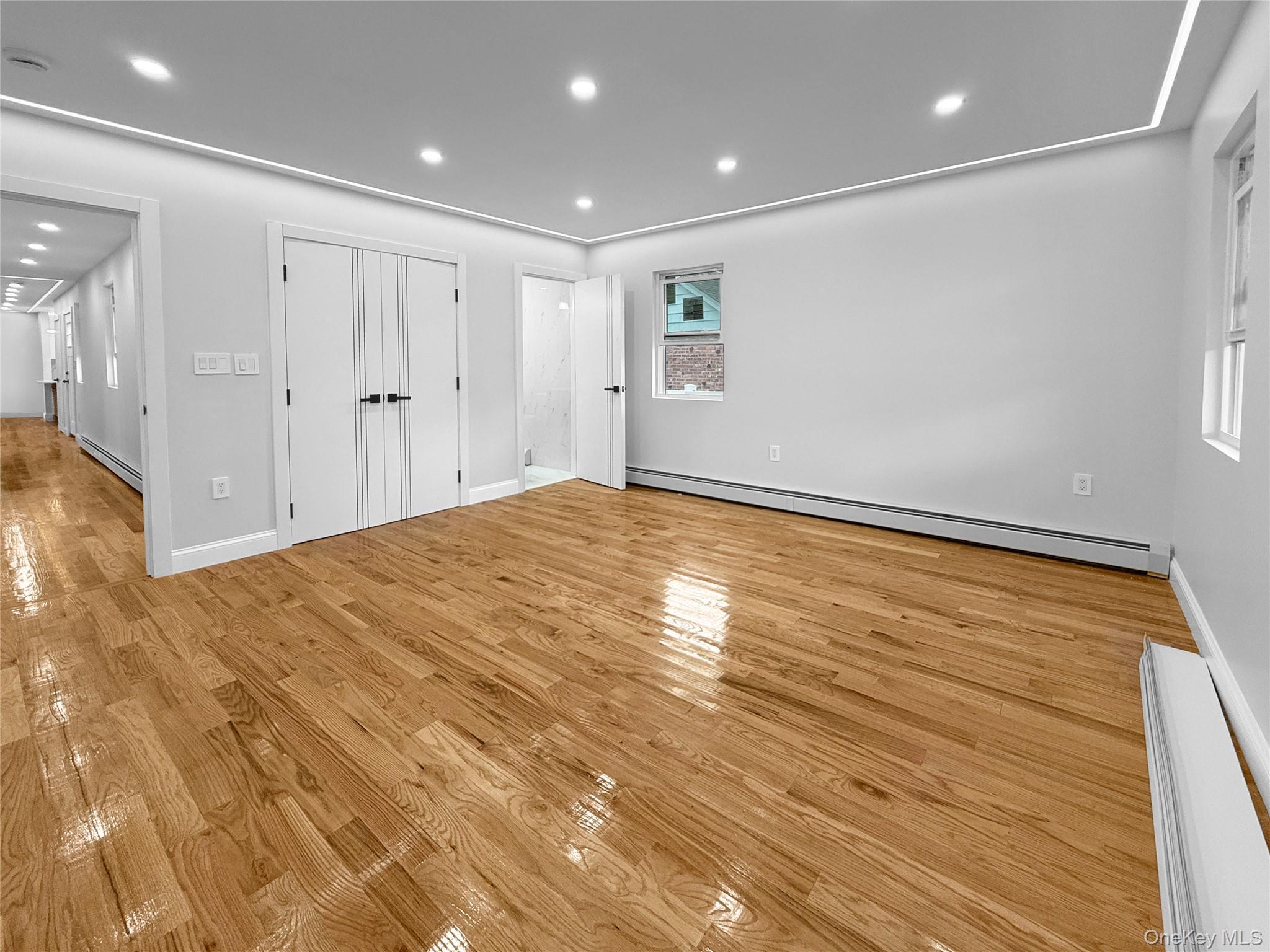 Single Family 182nd Place Queens, NY 11413, MLS-1030998-15
