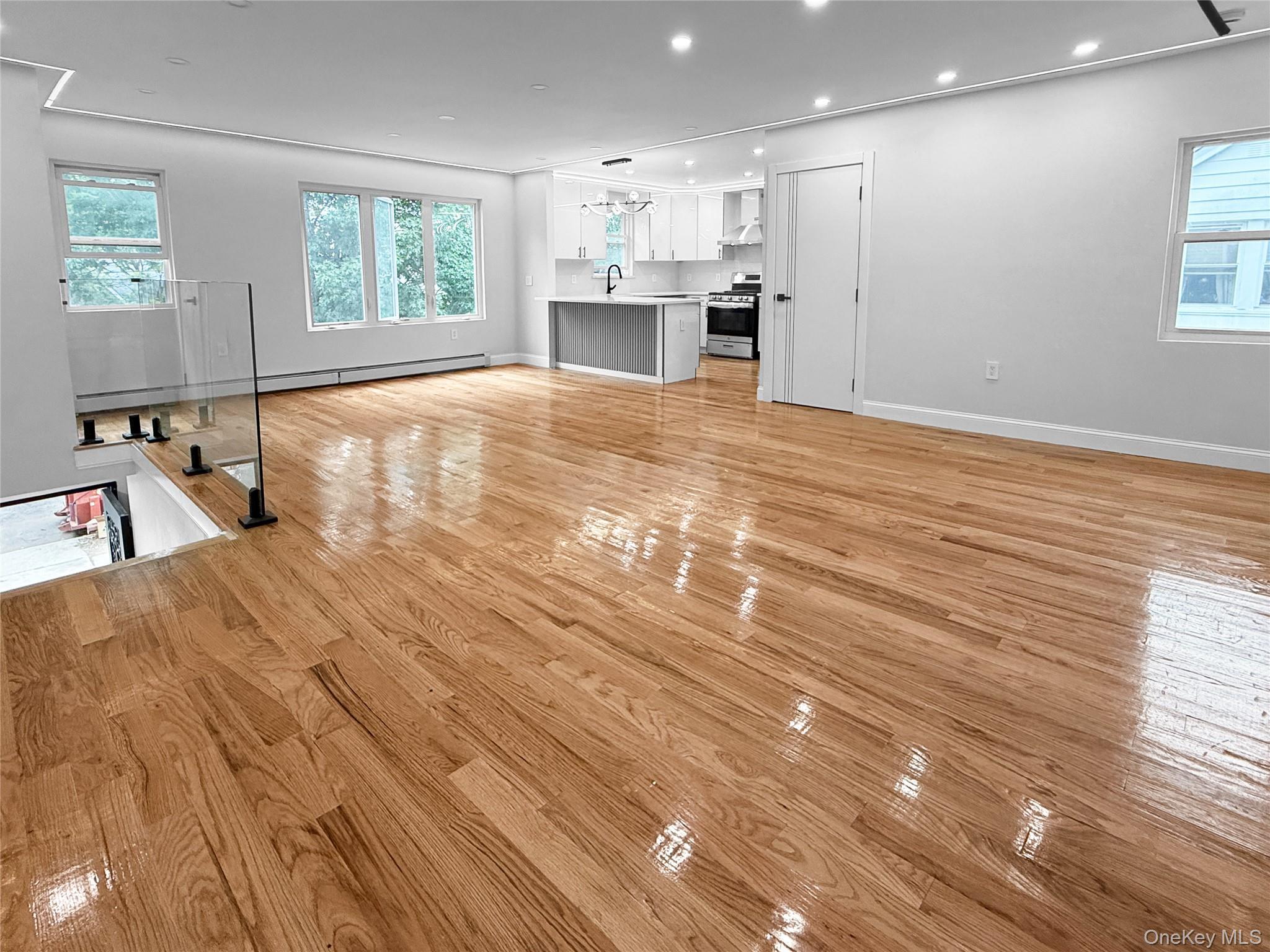 Single Family 182nd Place Queens, NY 11413, MLS-1030998-18