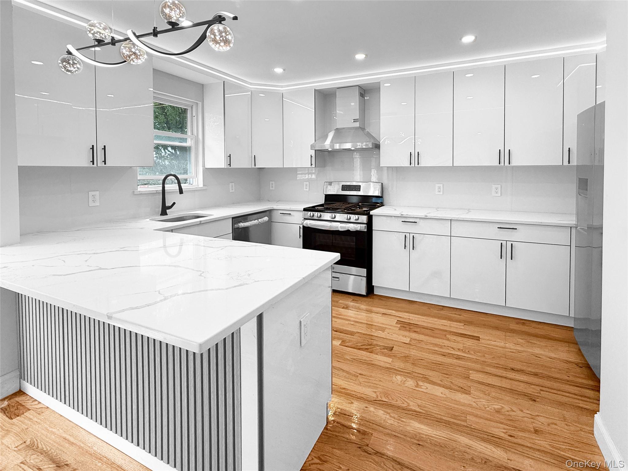 Single Family 182nd Place Queens, NY 11413, MLS-1030998-19