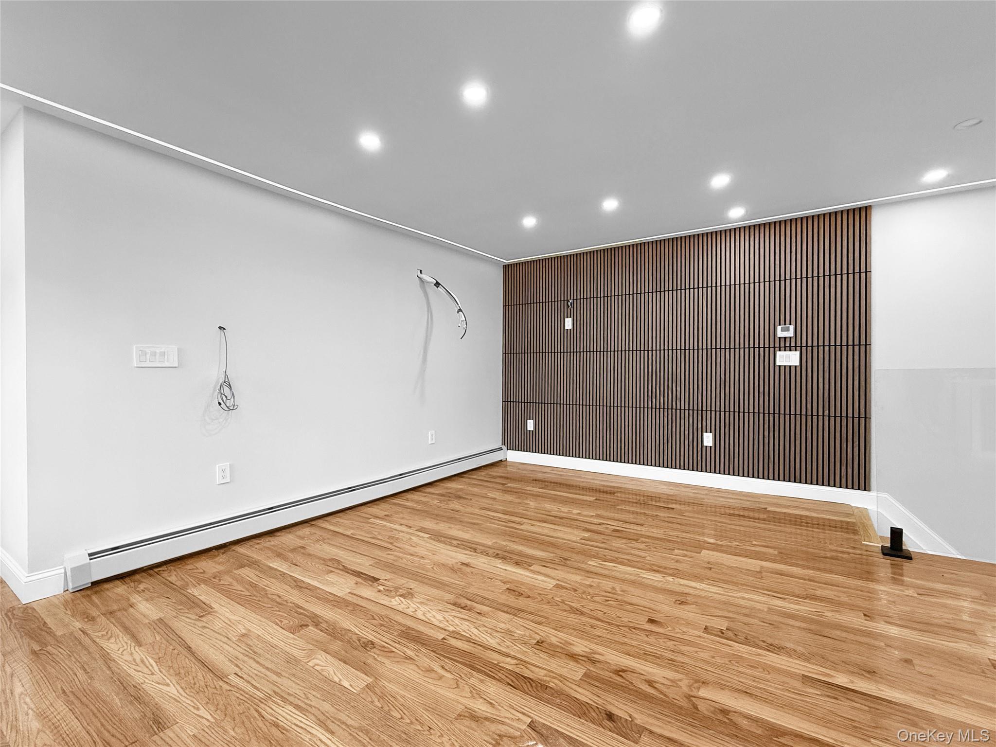 Single Family 182nd Place Queens, NY 11413, MLS-1030998-21