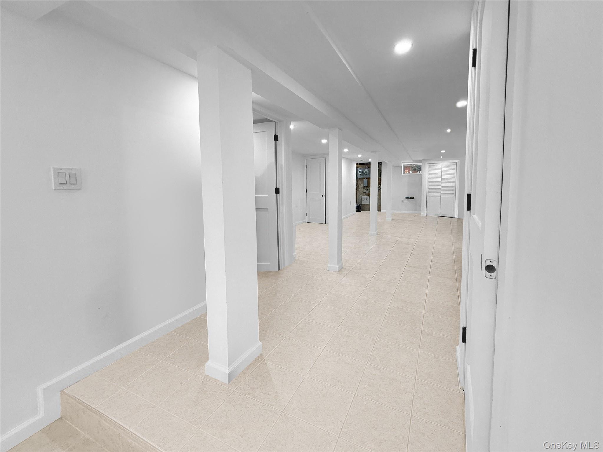 Single Family 182nd Place Queens, NY 11413, MLS-1030998-28