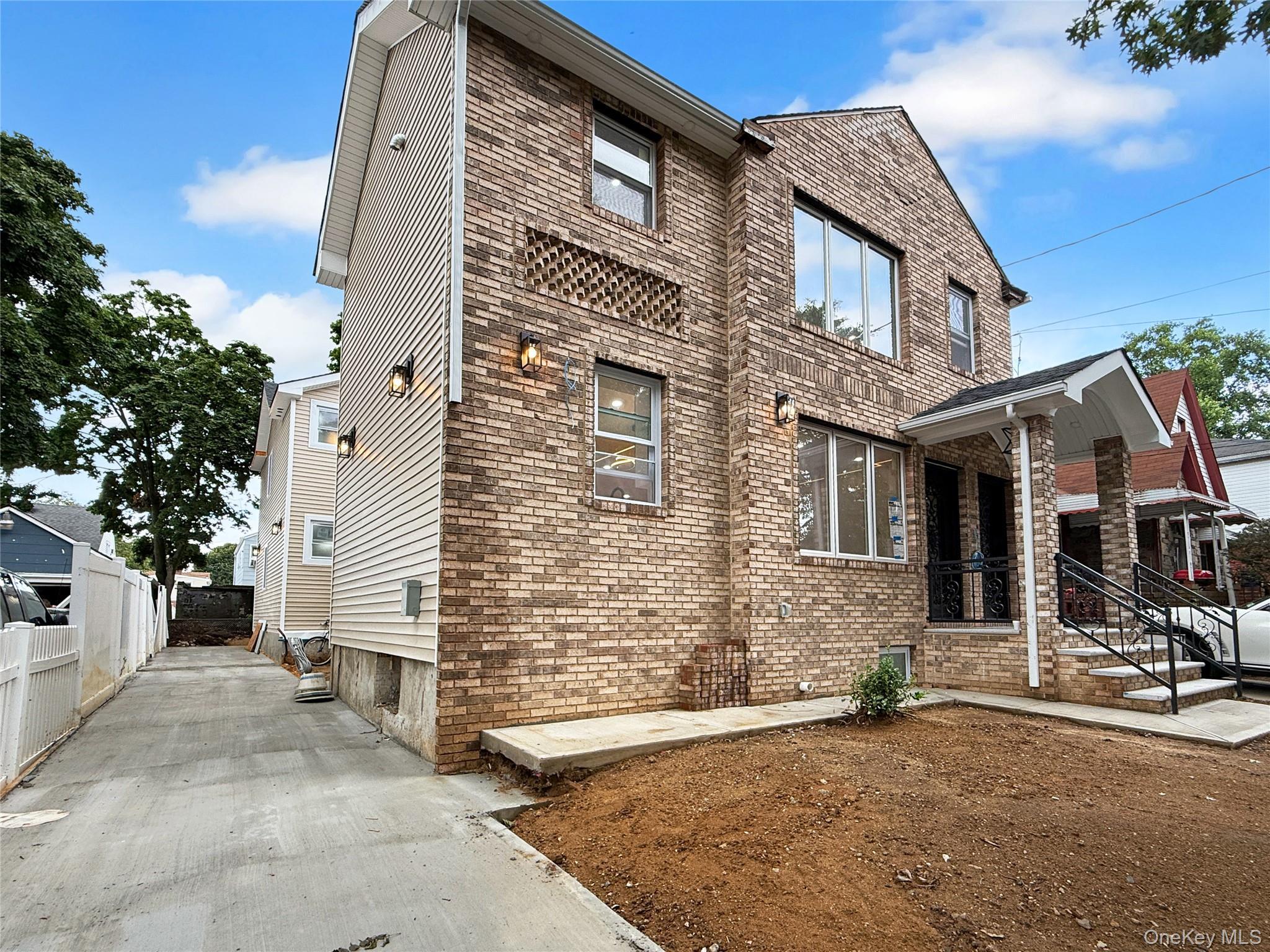 Single Family 182nd Place Queens, NY 11413, MLS-1030998-3