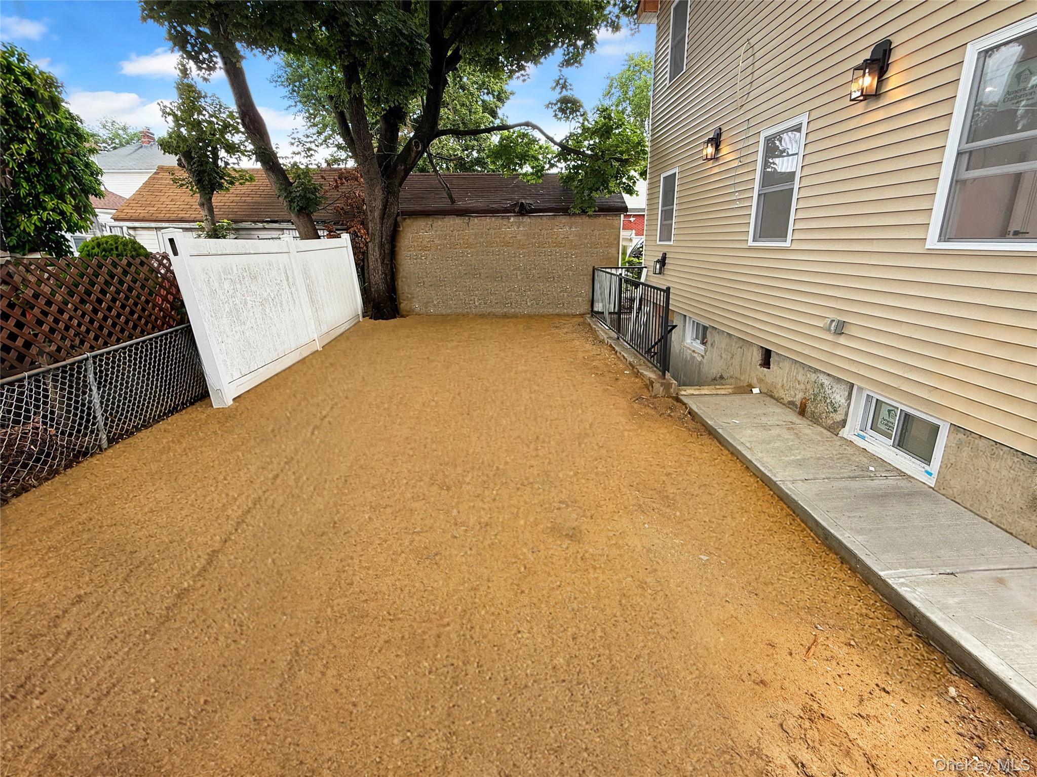 Single Family 182nd Place Queens, NY 11413, MLS-1030998-33