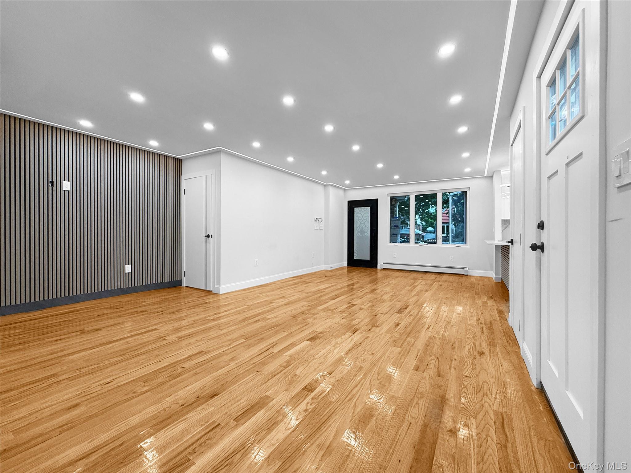 Single Family 182nd Place Queens, NY 11413, MLS-1030998-4