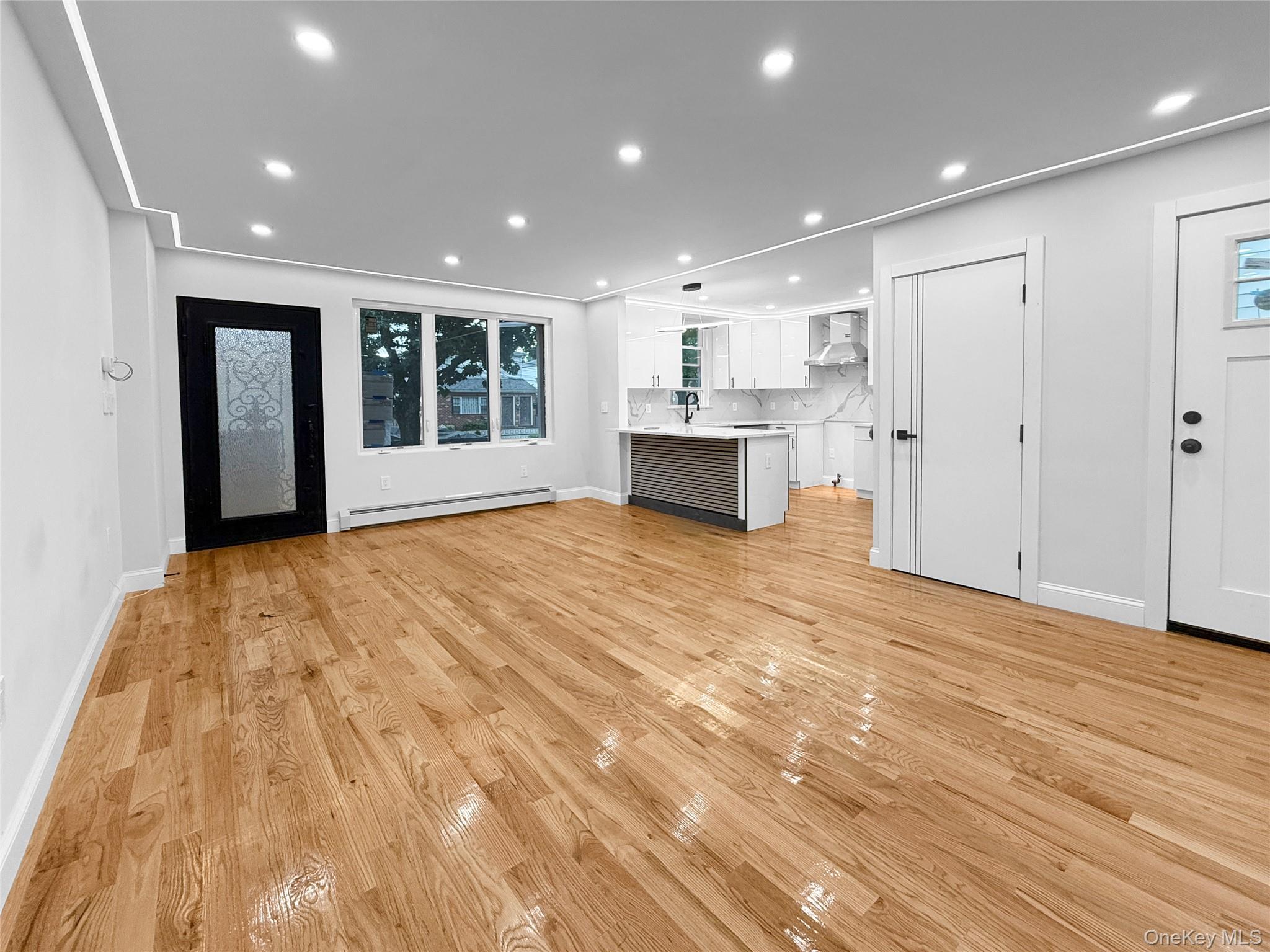 Single Family 182nd Place Queens, NY 11413, MLS-1030998-5