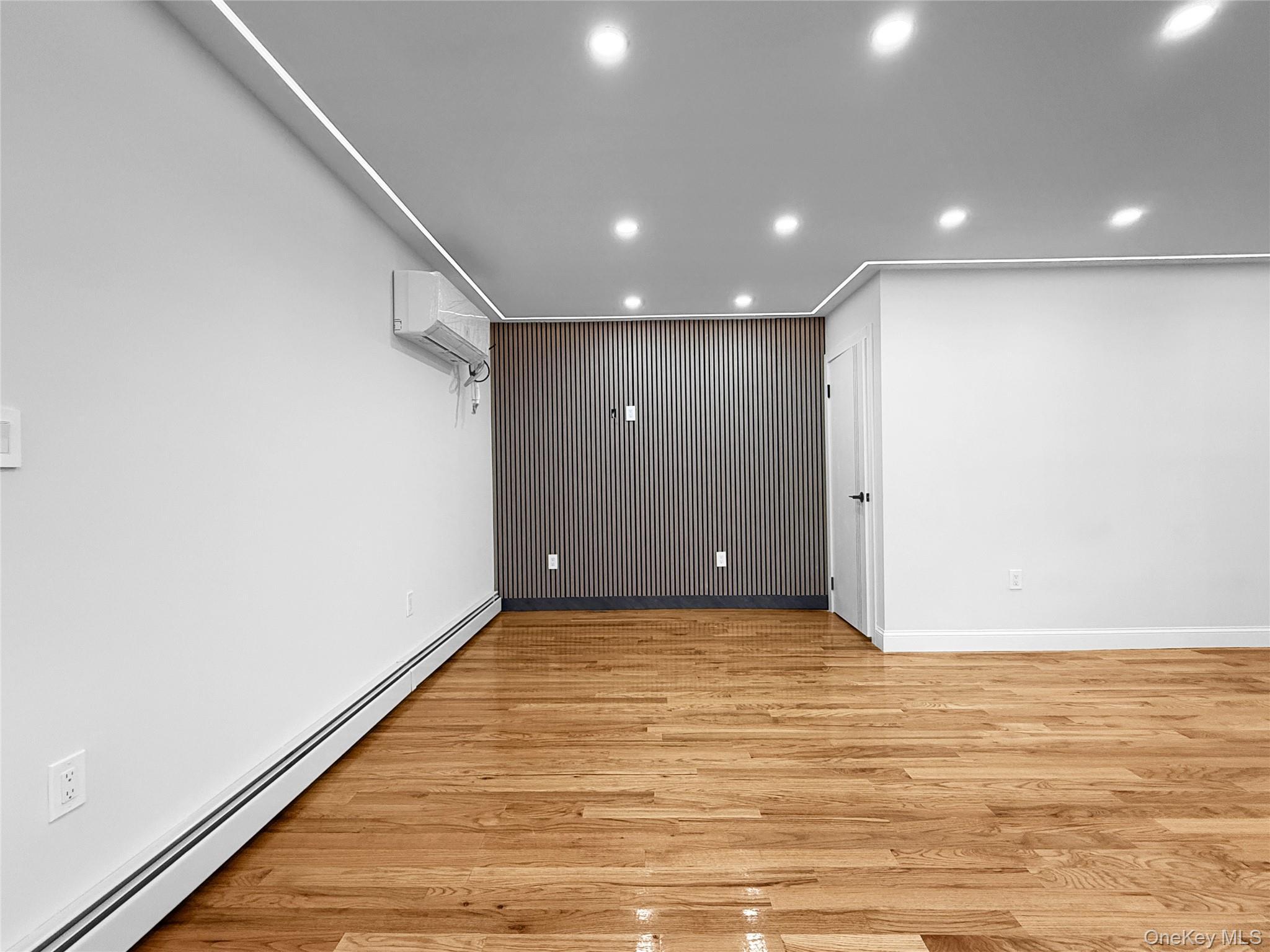 Single Family 182nd Place Queens, NY 11413, MLS-1030998-8