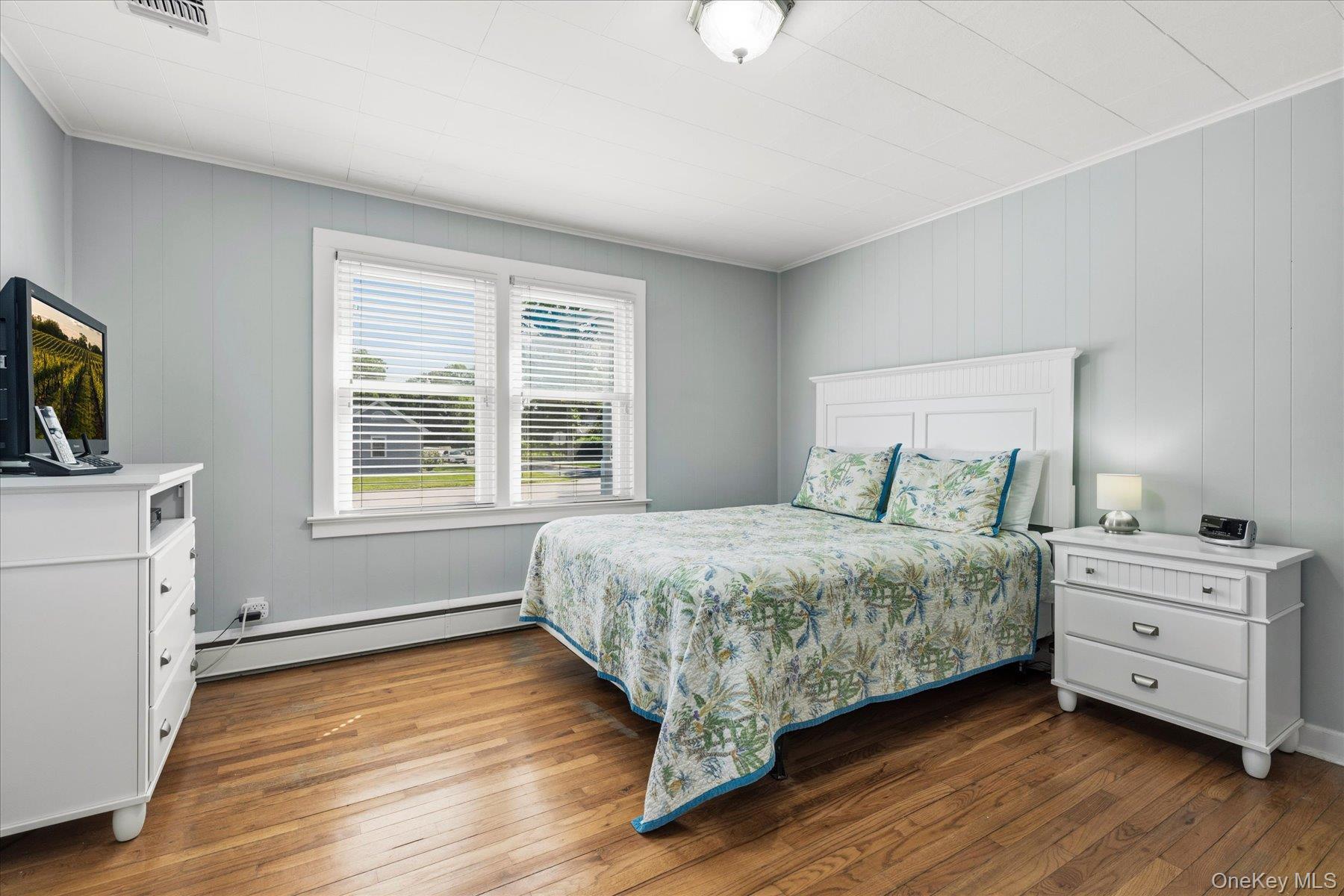 Single Family Howell Avenue Suffolk County, NY 11901, MLS-1031020-10
