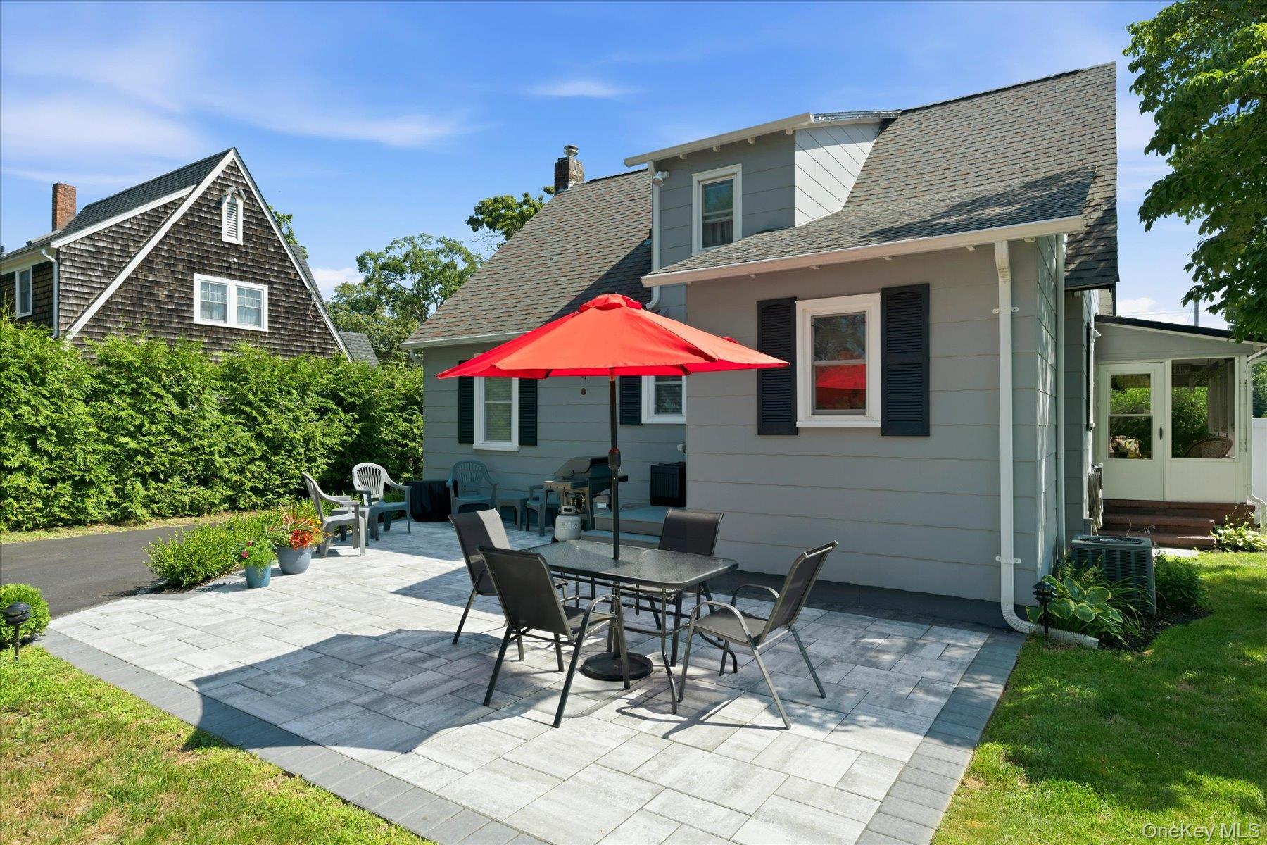 Single Family Howell Avenue Suffolk County, NY 11901, MLS-1031020-18
