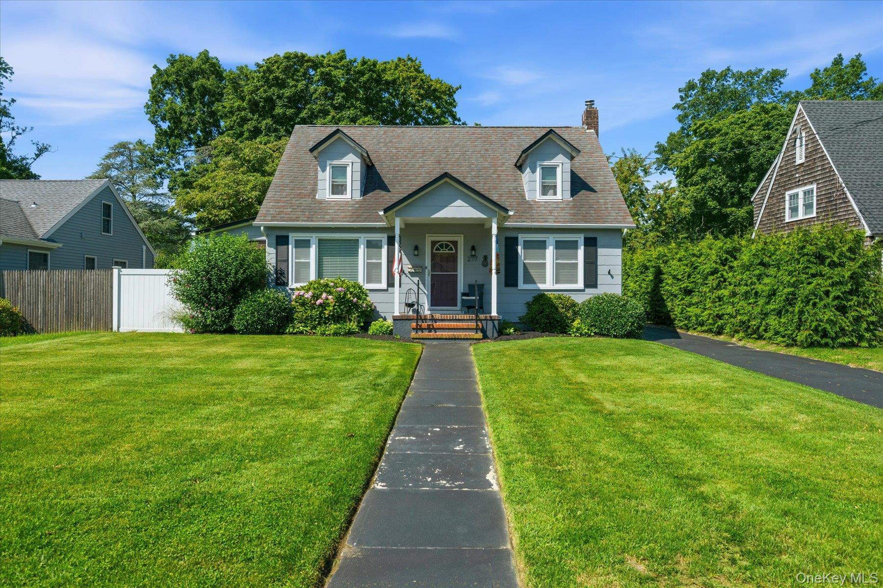 Single Family Howell Avenue Suffolk County, NY 11901, MLS-1031020-2