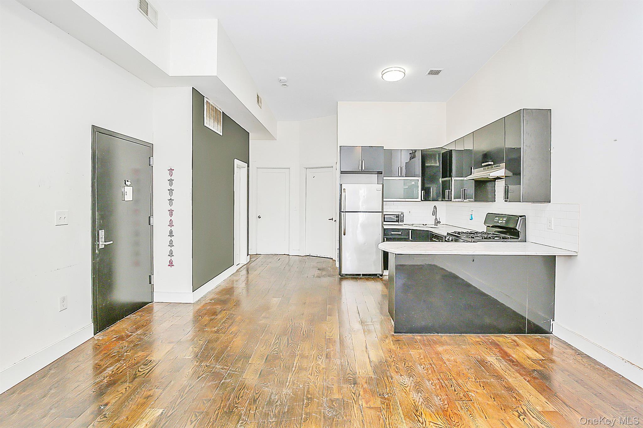 Single Family Eldert Street Brooklyn, NY 11207, MLS-1031035-6