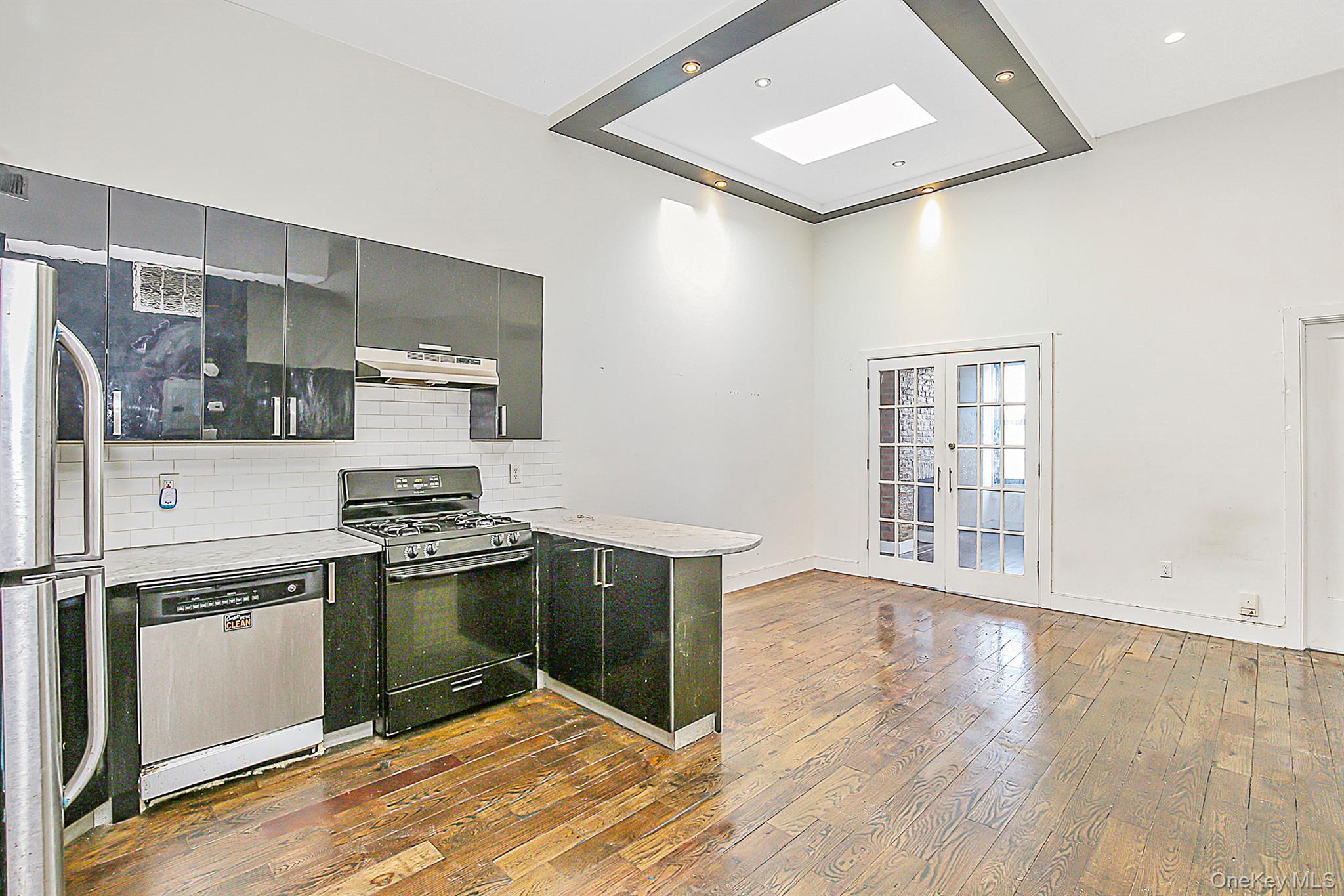 Single Family Eldert Street Brooklyn, NY 11207, MLS-1031035-7