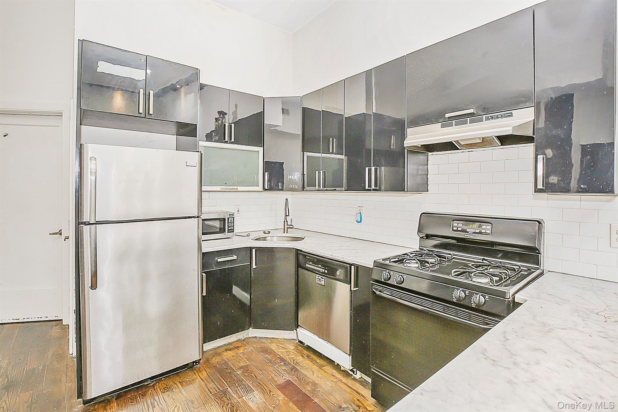 Single Family Eldert Street Brooklyn, NY 11207, MLS-1031035-8