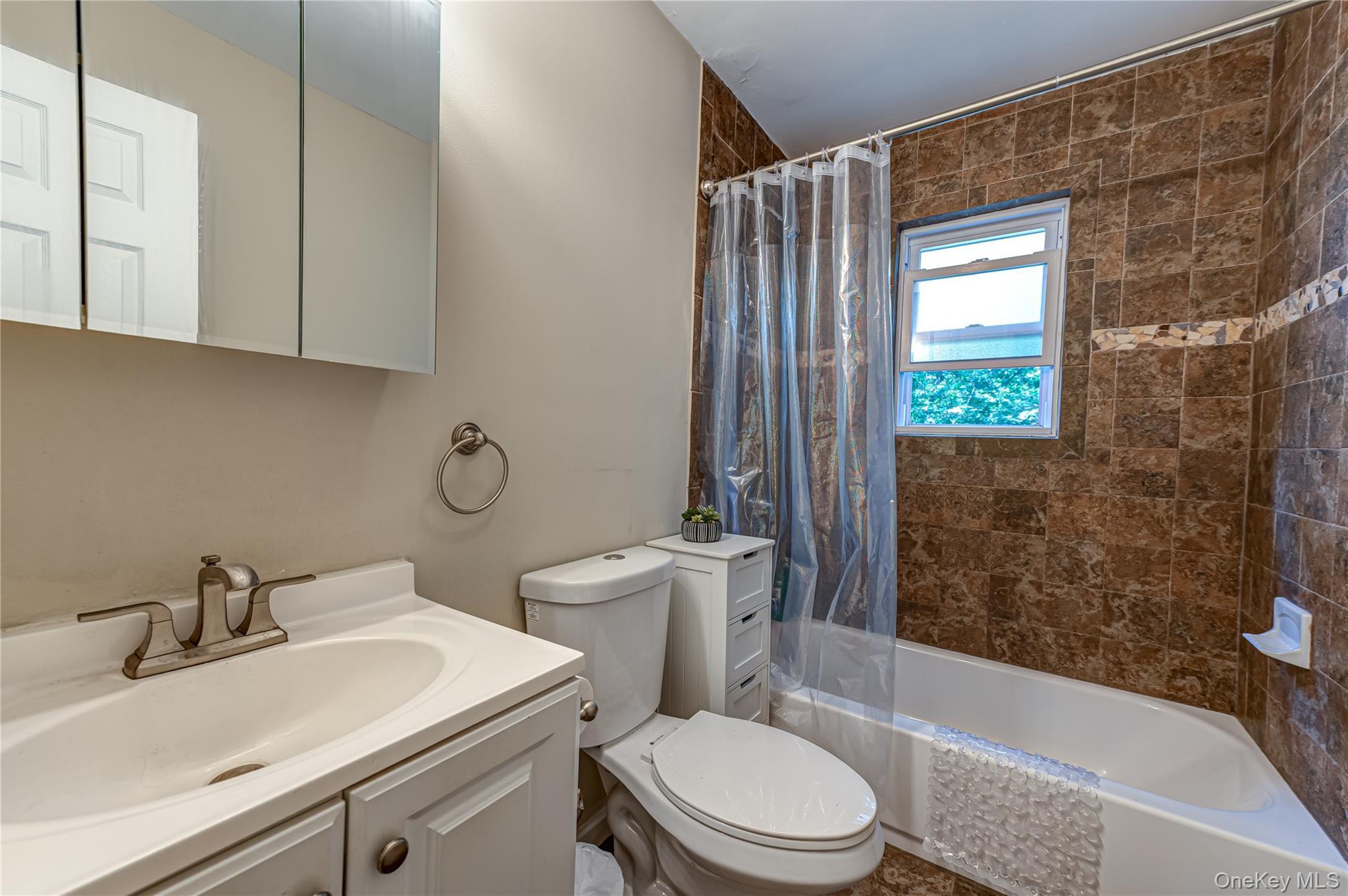 Single Family Oxhead Road Suffolk County, NY 11720, MLS-1031038-11