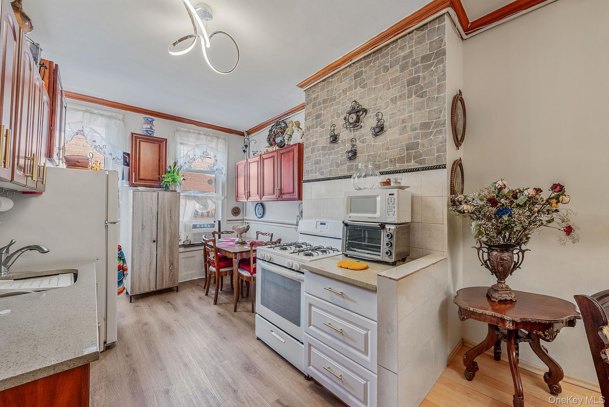 Single Family Wyckoff Avenue  Brooklyn, NY 11237, MLS-1031062-18