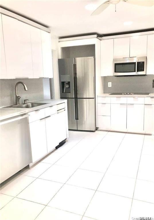 Single Family 215th Street  Queens, NY 11360, MLS-1031082-11
