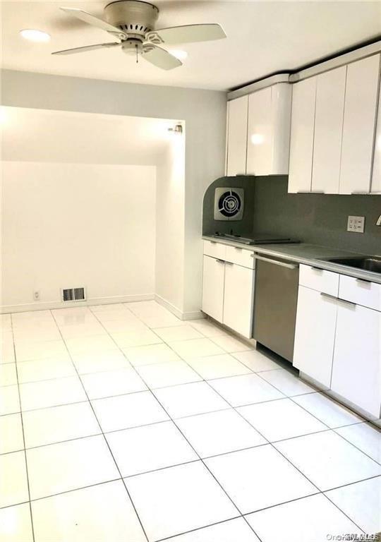 Single Family 215th Street  Queens, NY 11360, MLS-1031082-12