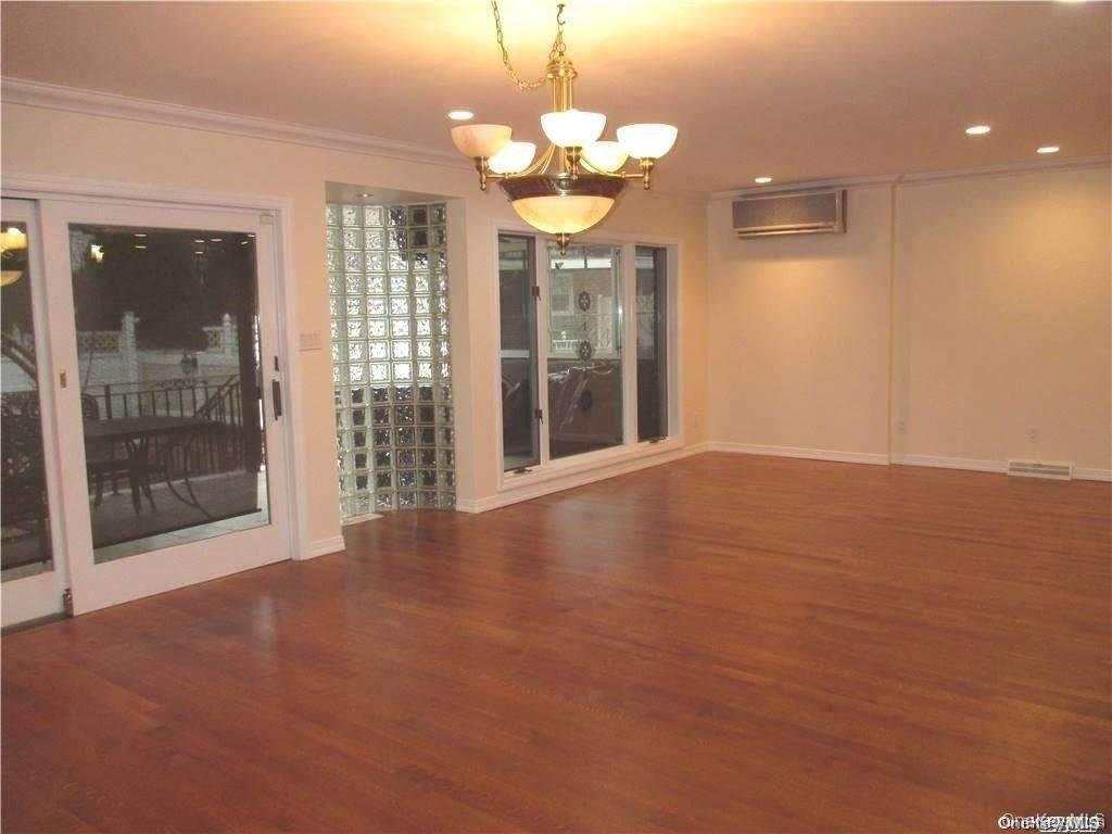 Single Family 215th Street  Queens, NY 11360, MLS-1031082-2