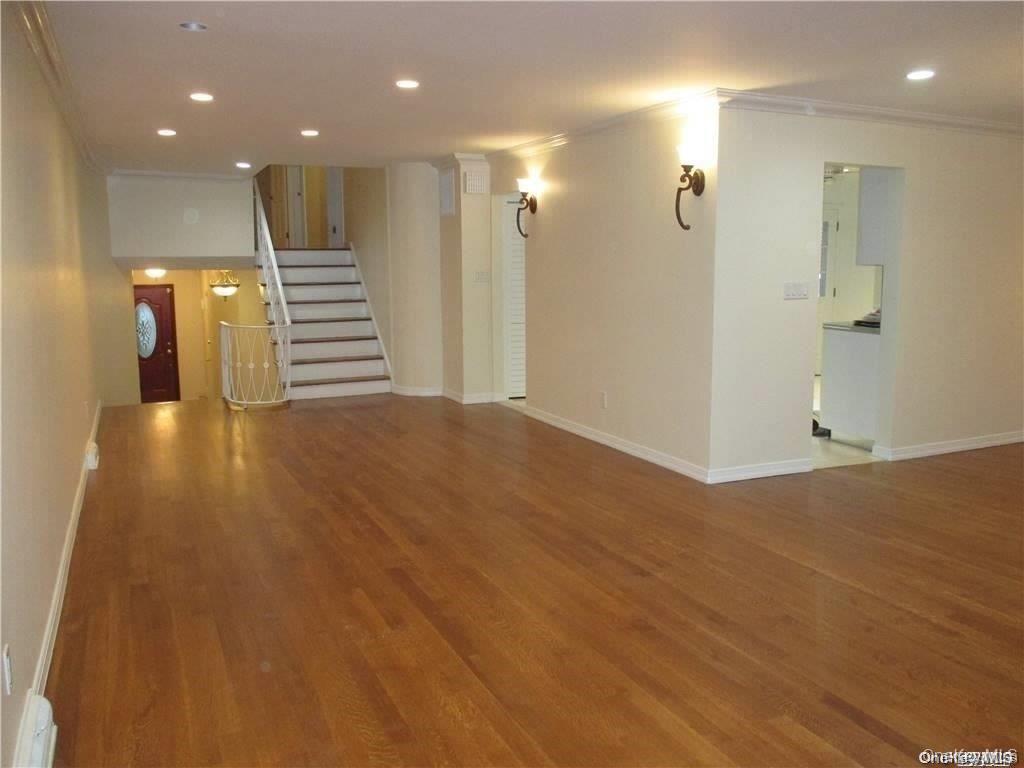 Single Family 215th Street  Queens, NY 11360, MLS-1031082-4