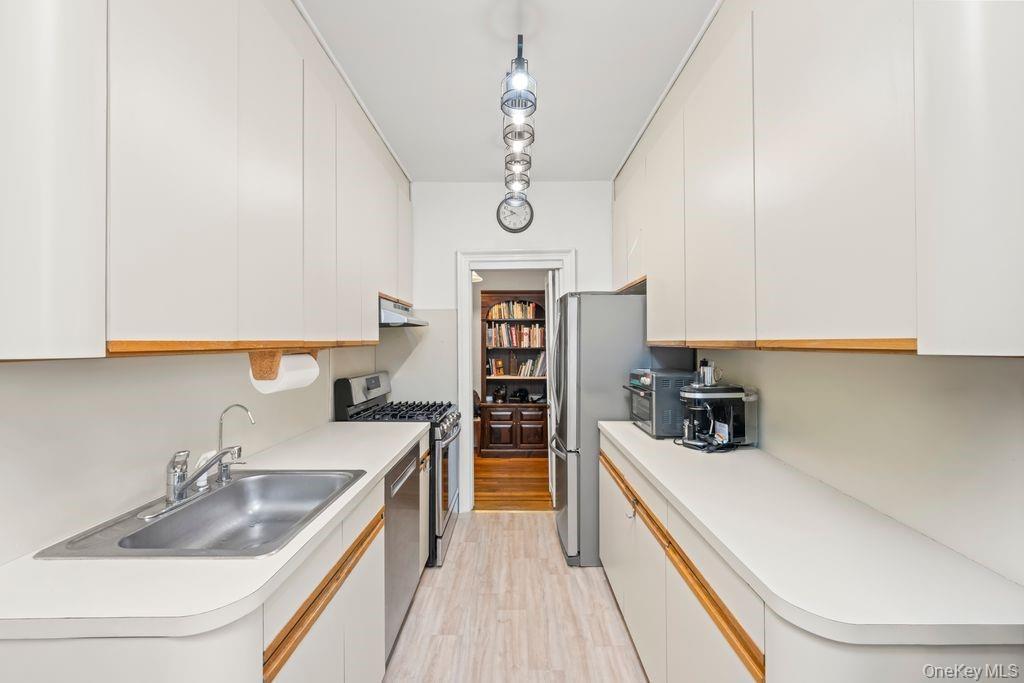 Coop Shore Road  Brooklyn, NY 11209, MLS-1031104-3